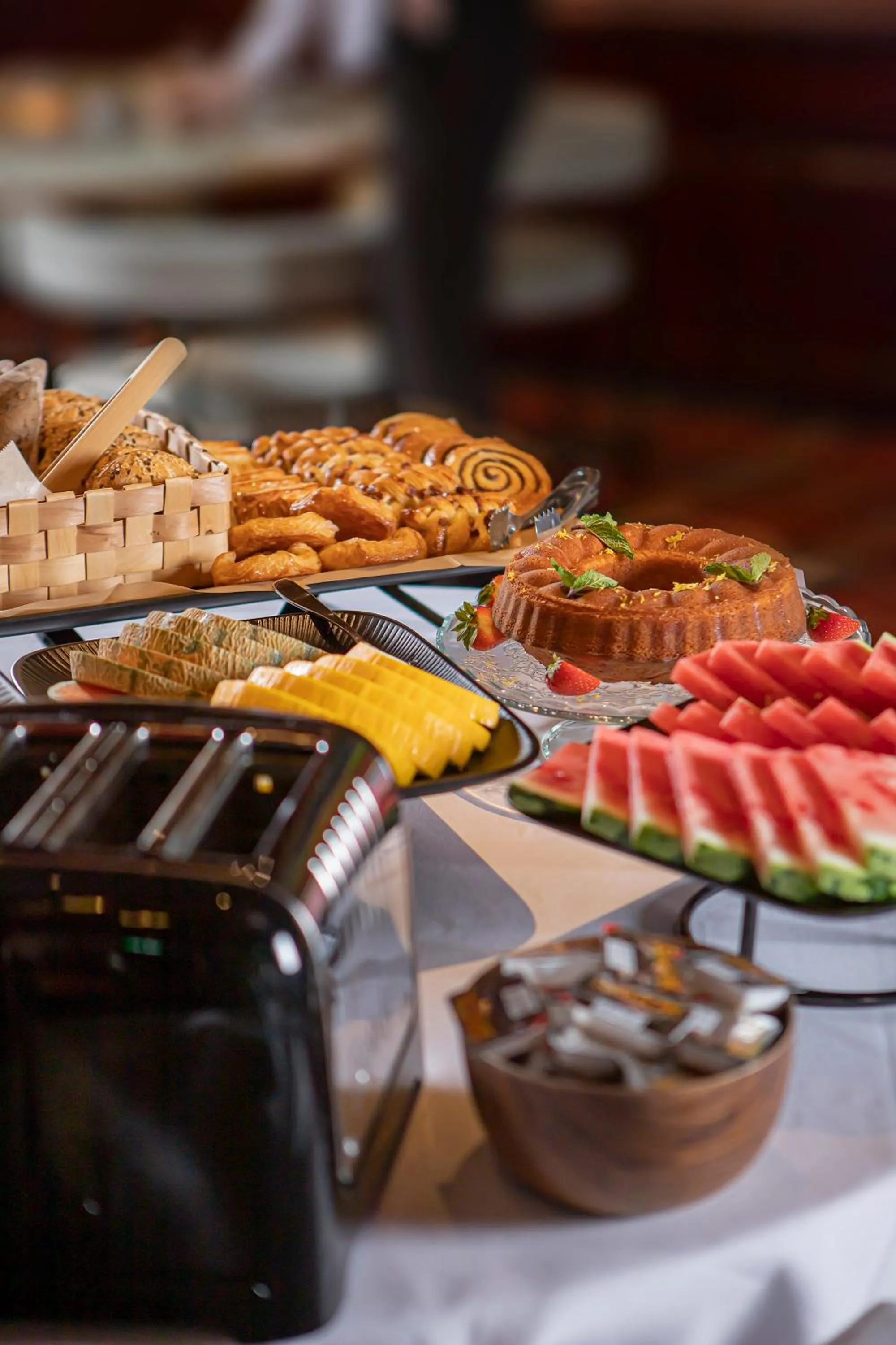 Restaurant/places to eat in Hotel Holt - The Art Hotel