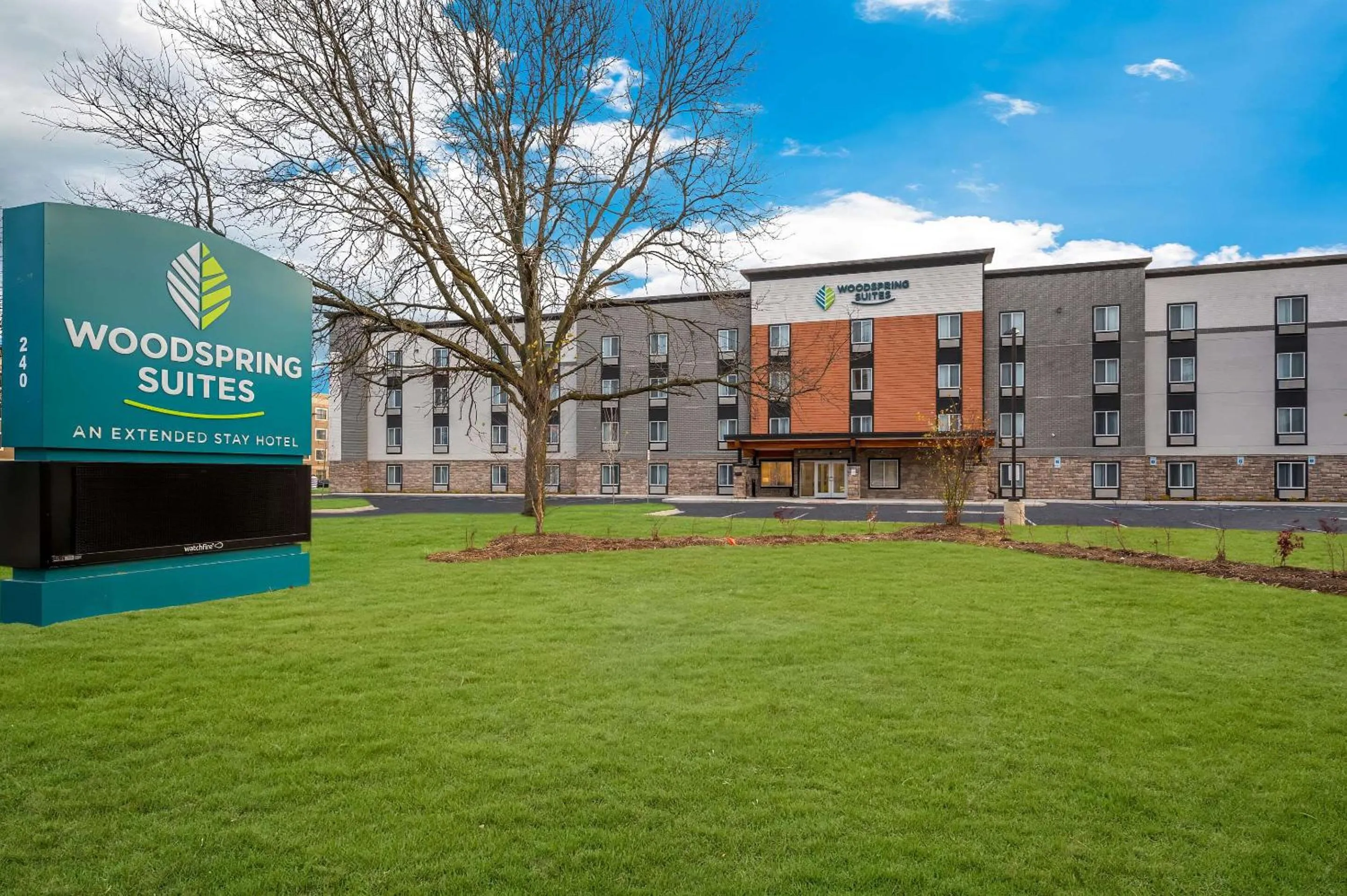 Property building in WoodSpring Suites Dearborn Detroit