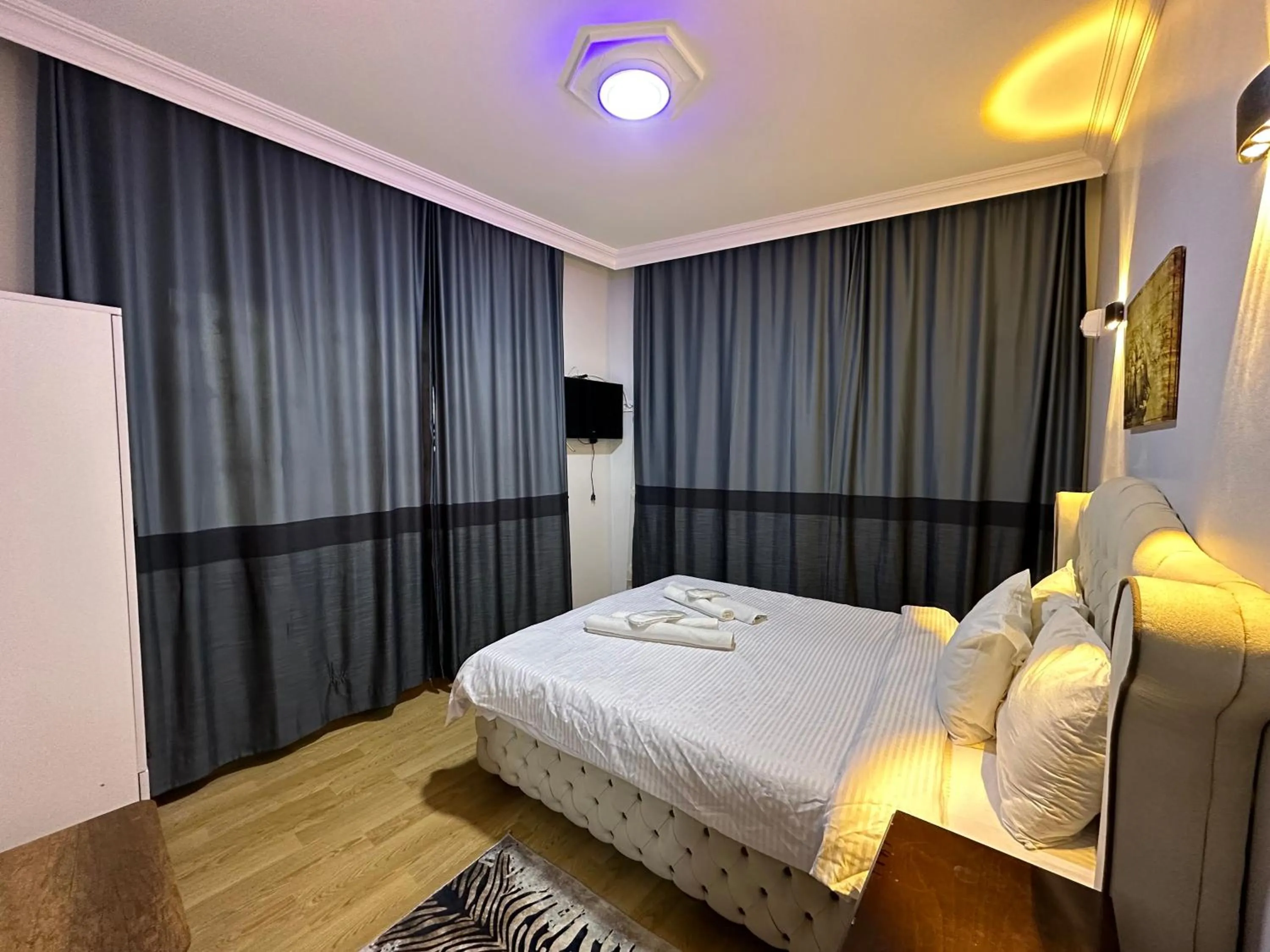 Bed in İSTANBLUE TAKSİM APART HOTEL