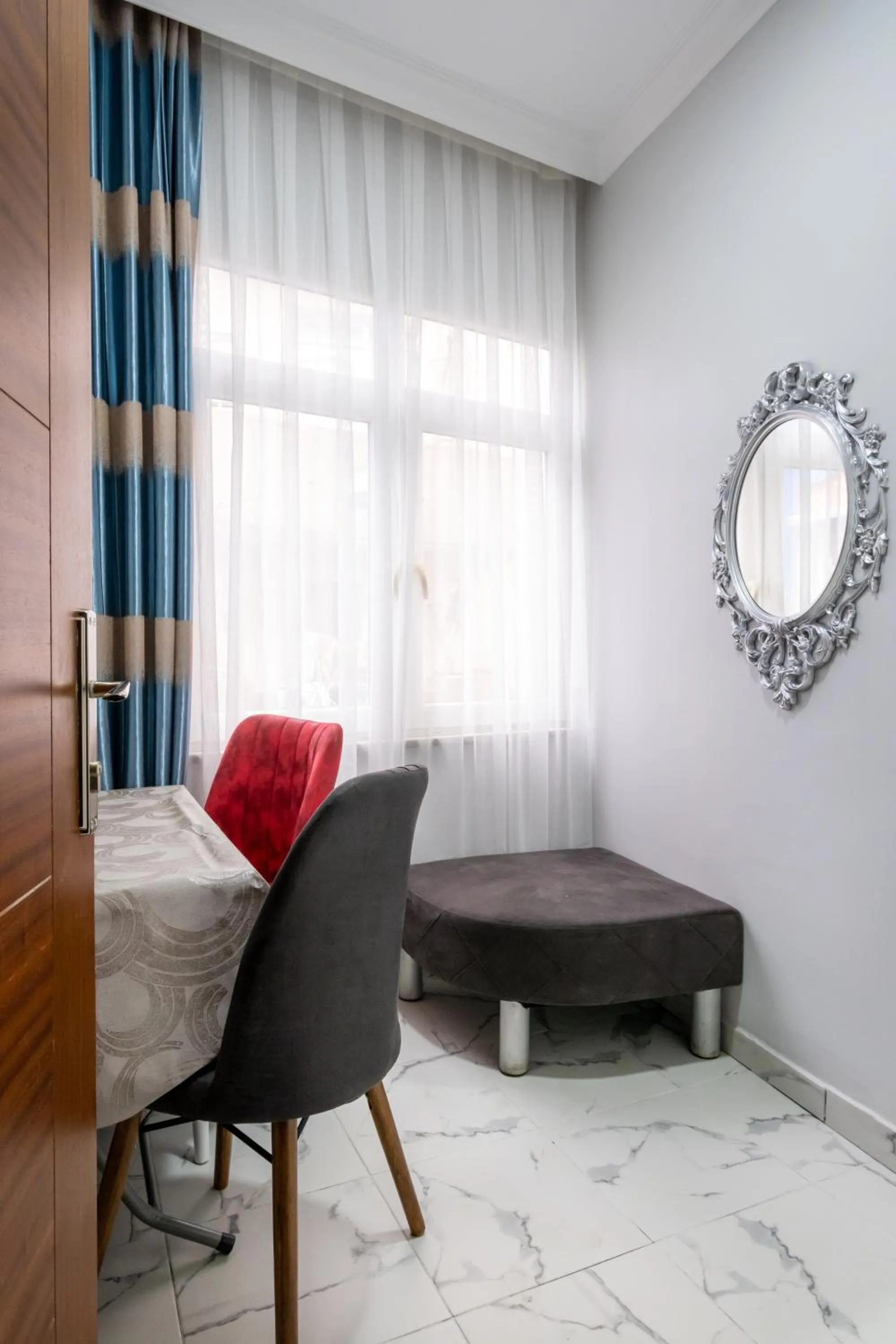 Seating area in İSTANBLUE TAKSİM APART HOTEL