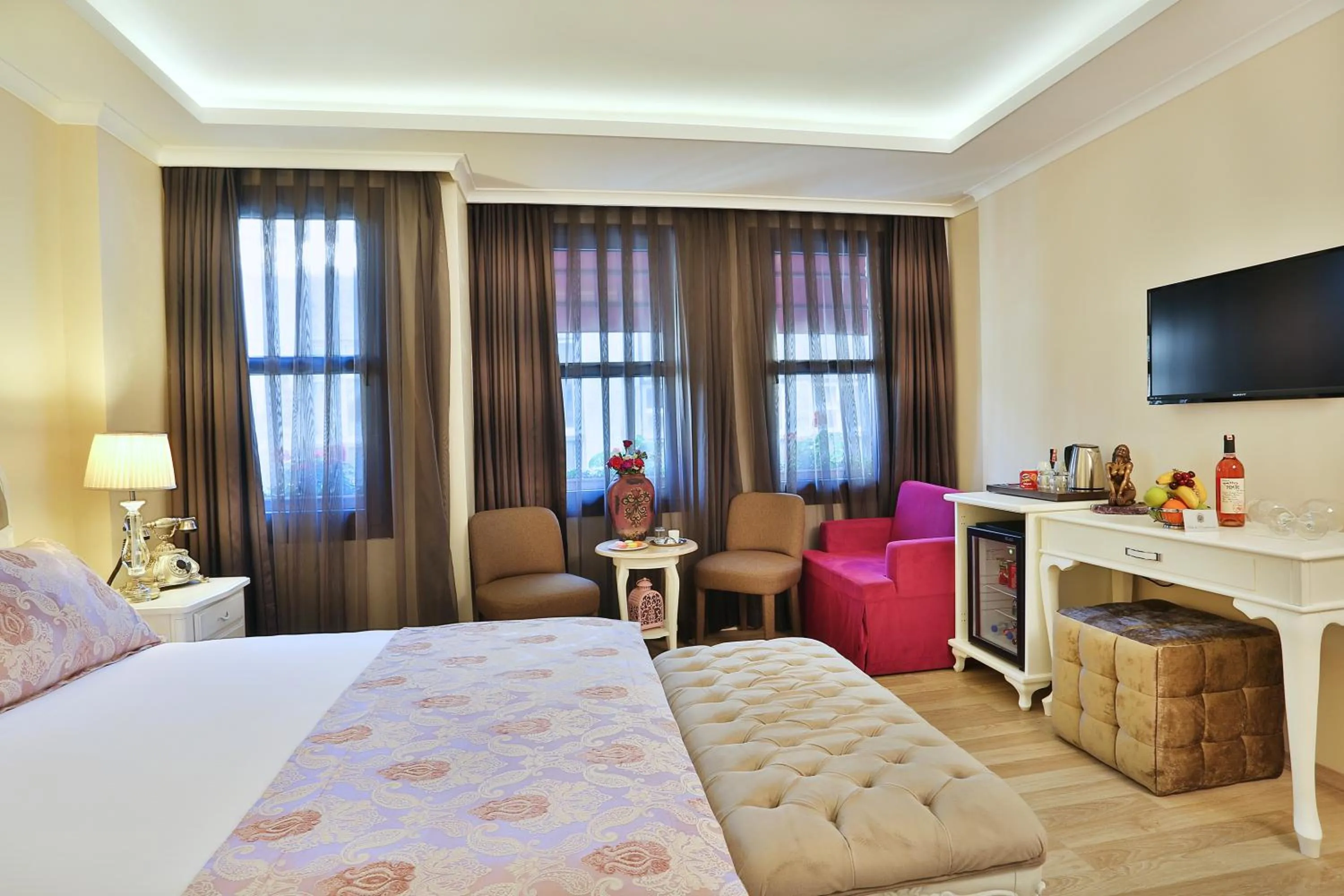 Bedroom, Bed in Hotel Bon Hagia Sophia