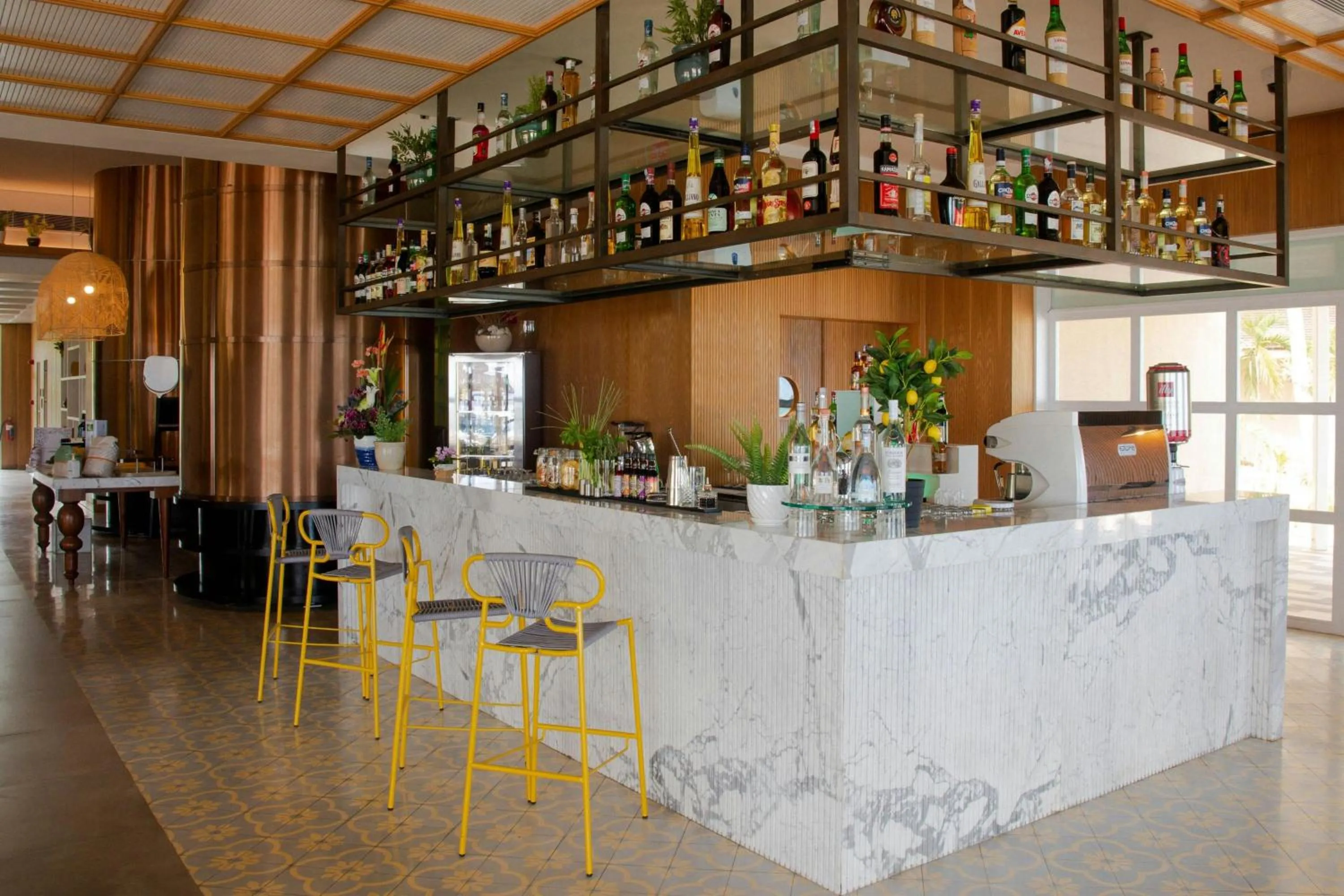 Lounge or bar in Le Meridien Ile Maurice