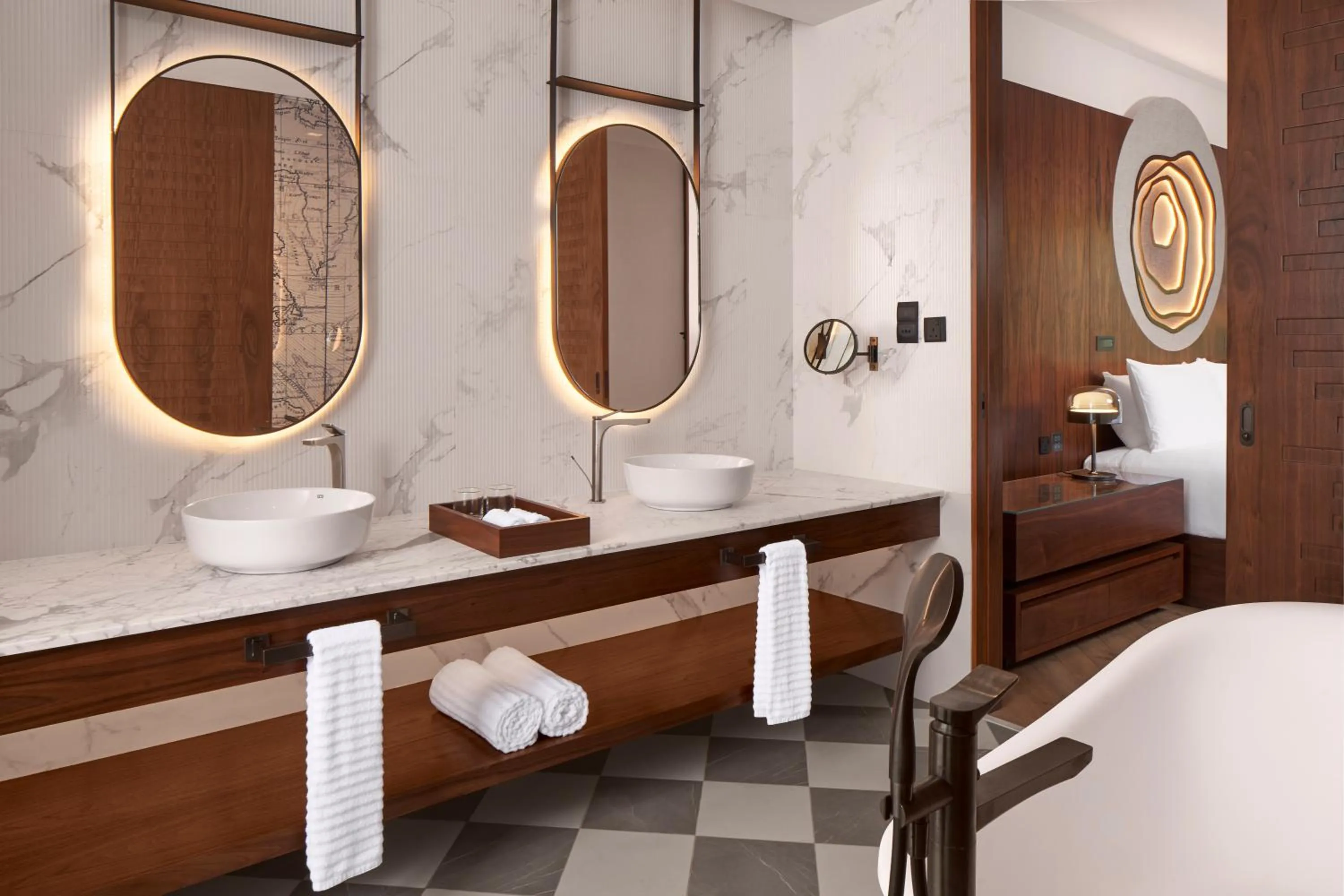 Bathroom, Bed in Le Meridien Ile Maurice