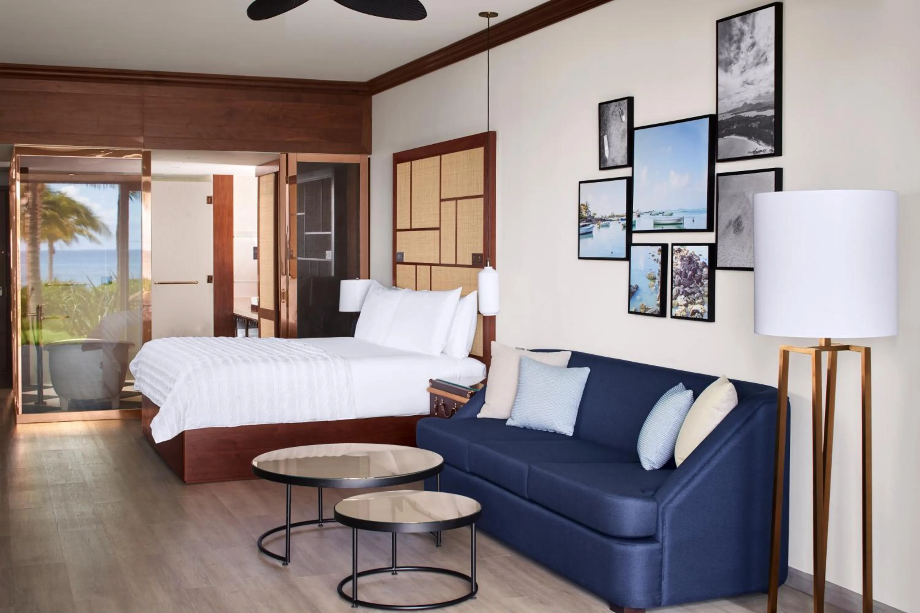 Photo of the whole room, Bed in Le Meridien Ile Maurice