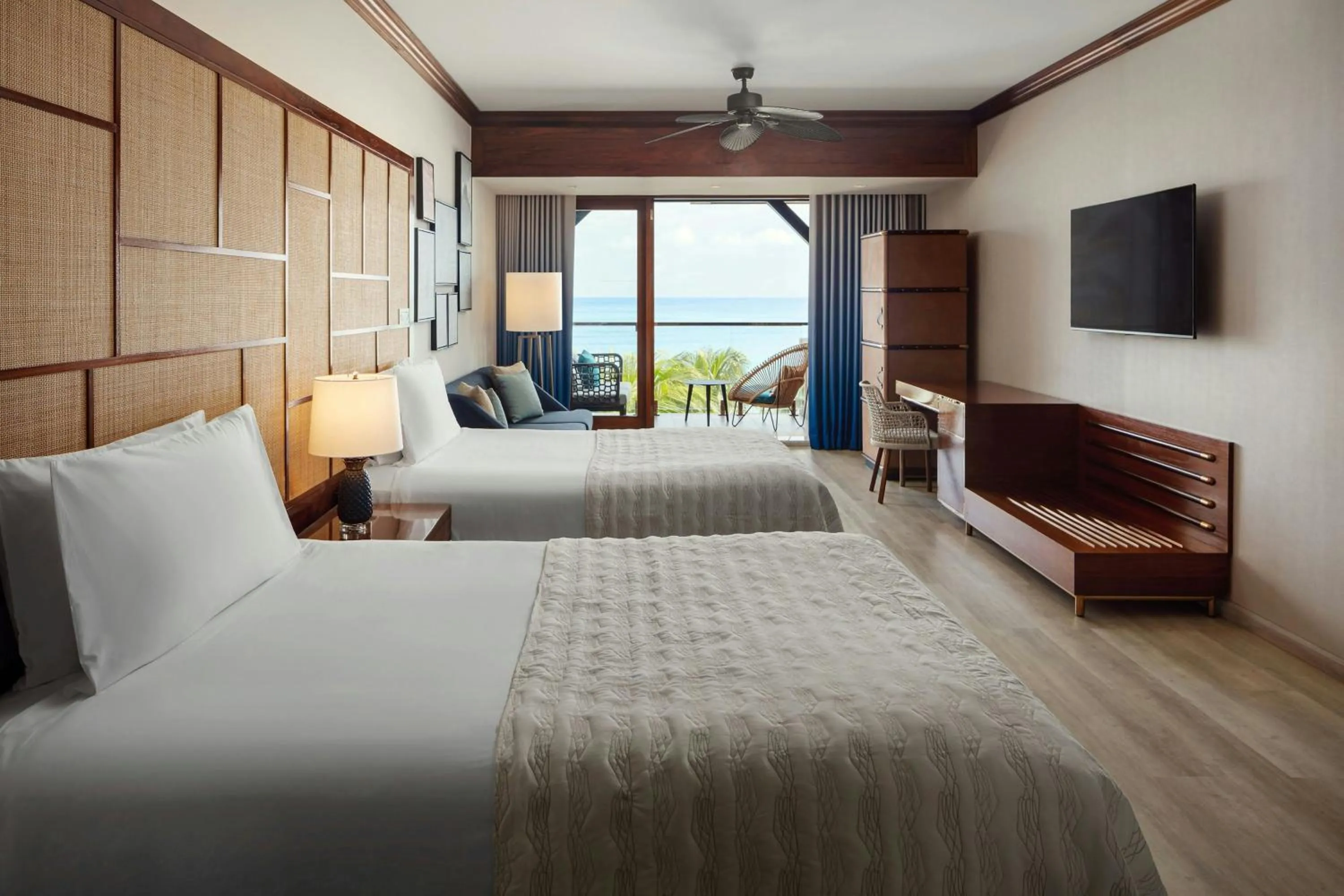 Photo of the whole room, Bed in Le Meridien Ile Maurice