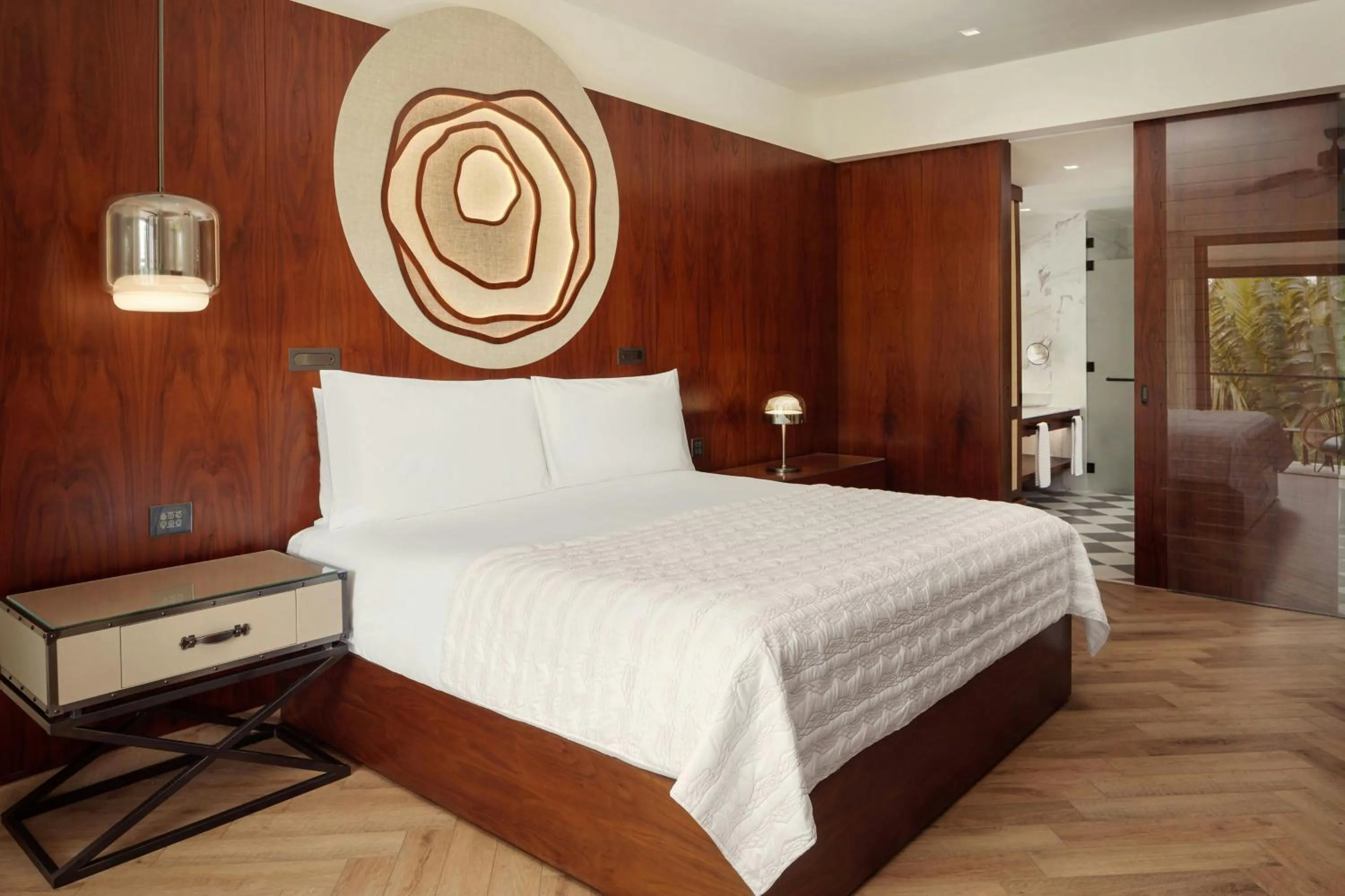 Photo of the whole room, Bed in Le Meridien Ile Maurice