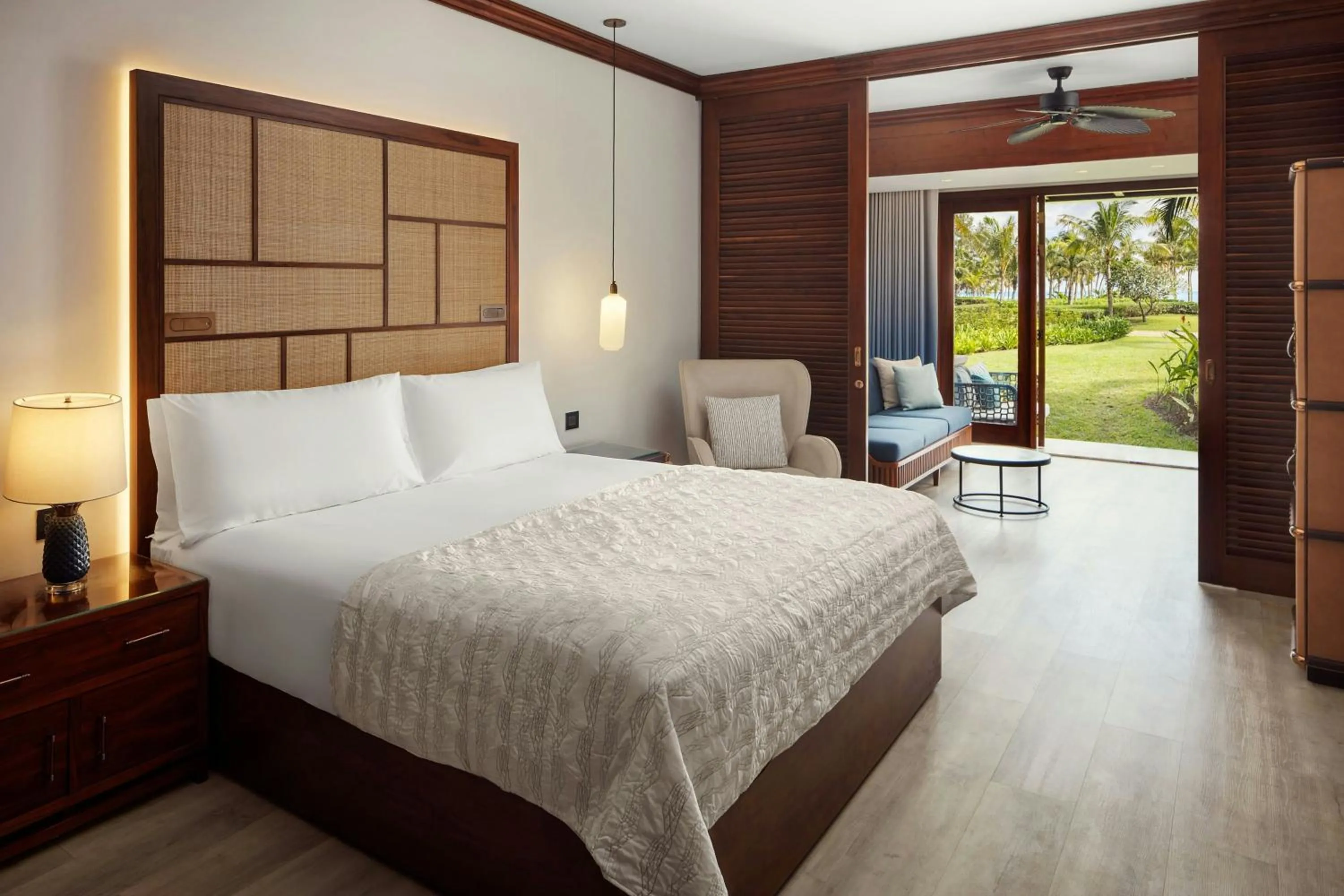 Beach, Bed in Le Meridien Ile Maurice