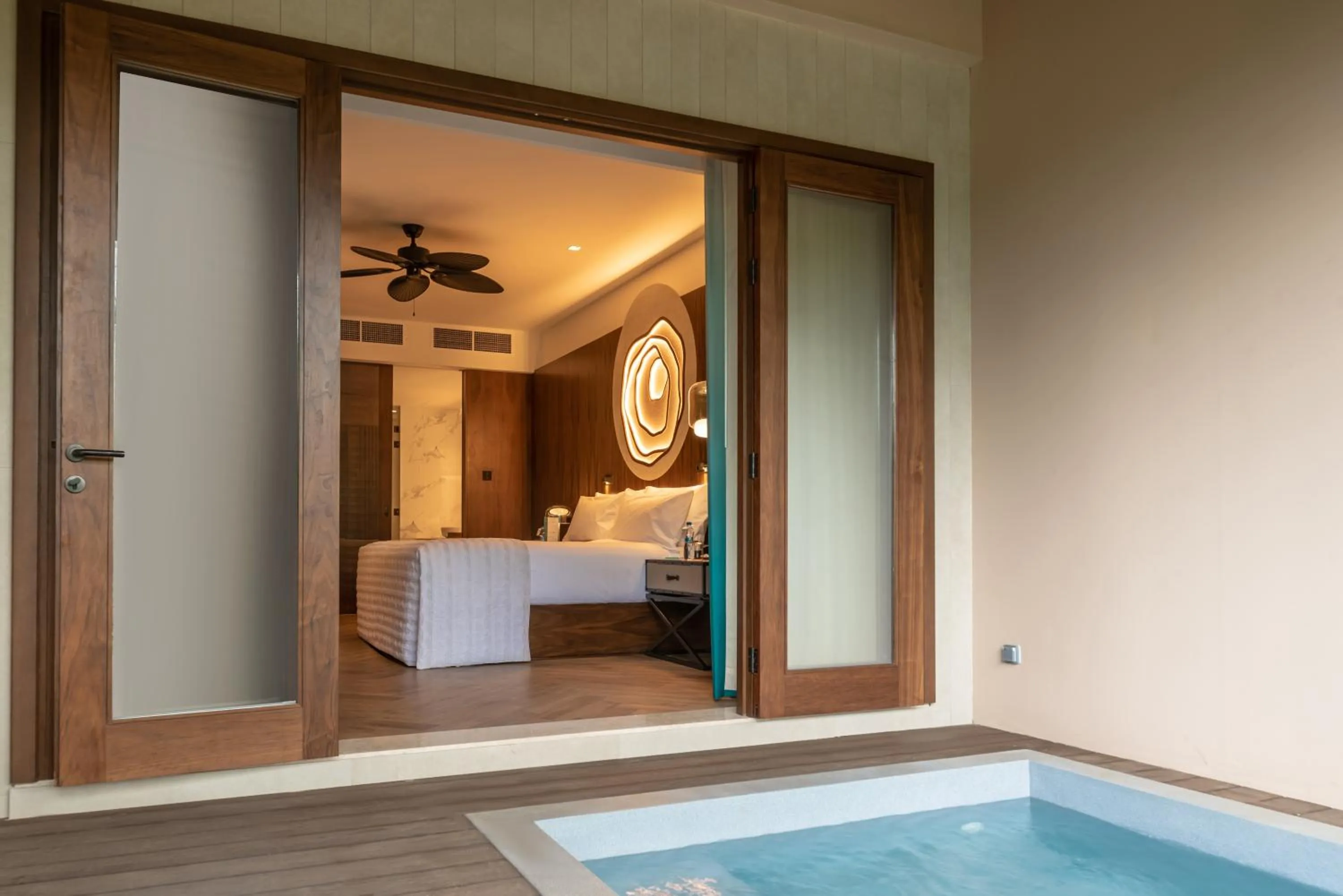 Bedroom, Bed in Le Meridien Ile Maurice