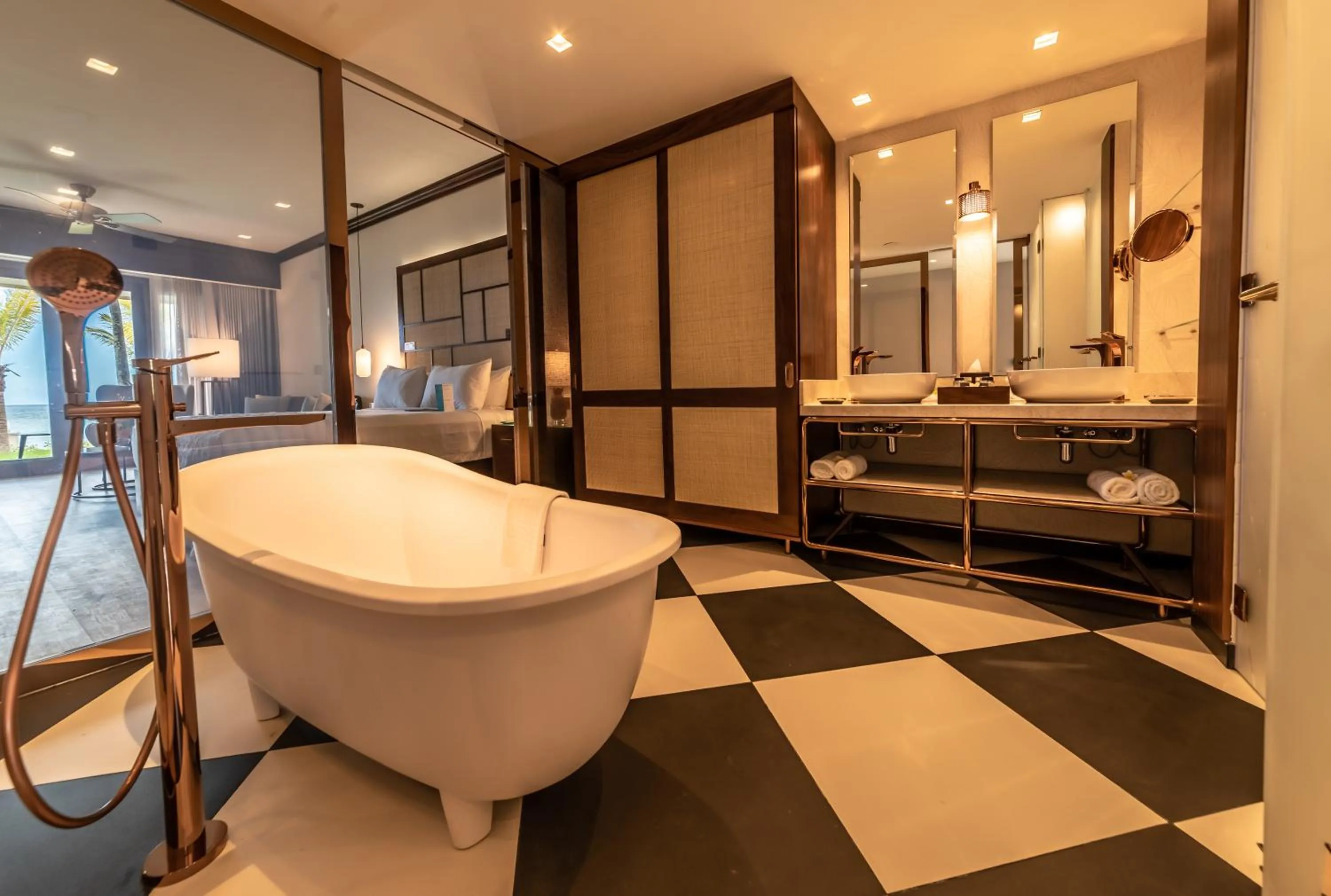 Bathroom in Le Meridien Ile Maurice