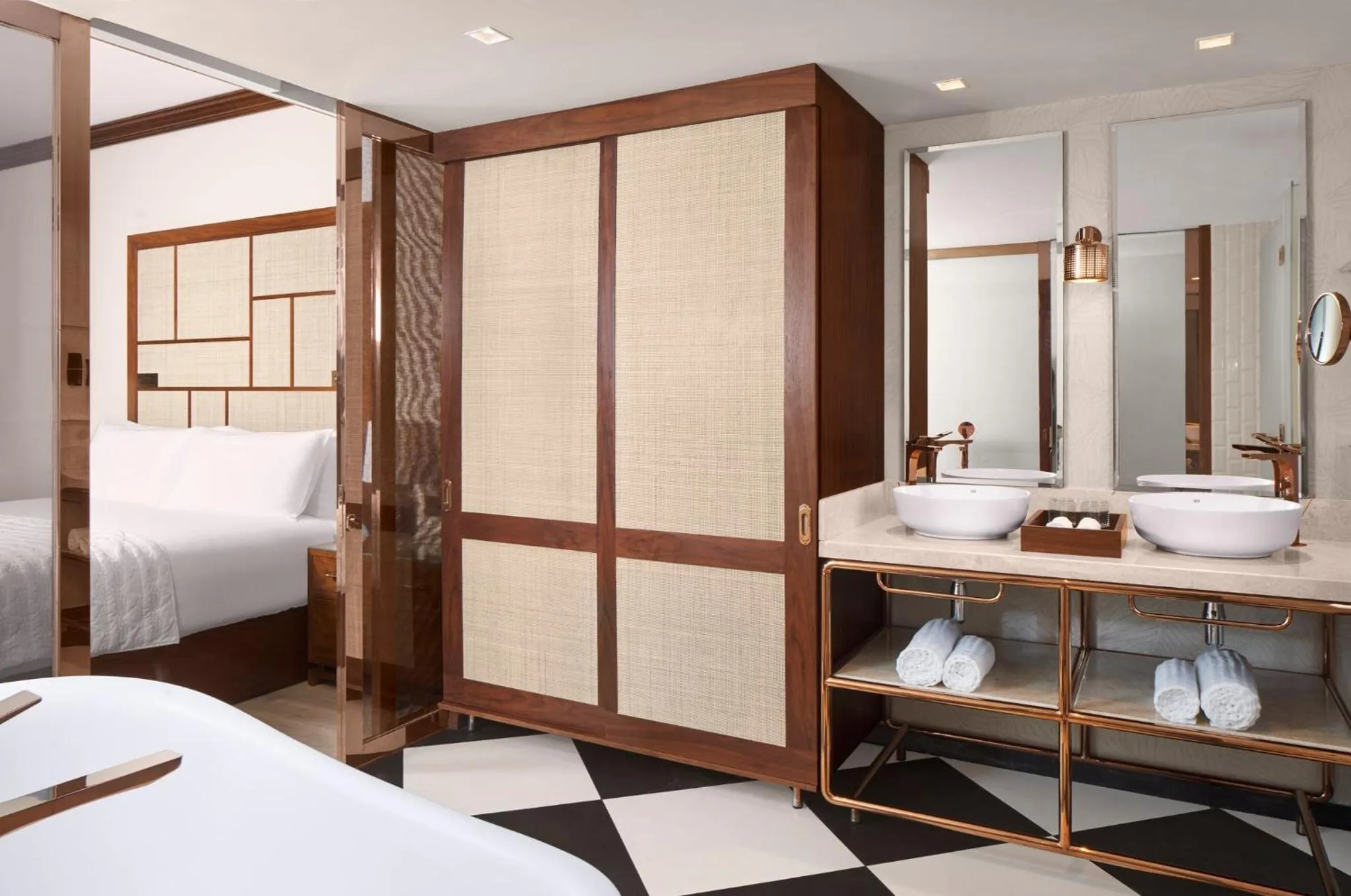 Photo of the whole room, Bed in Le Meridien Ile Maurice