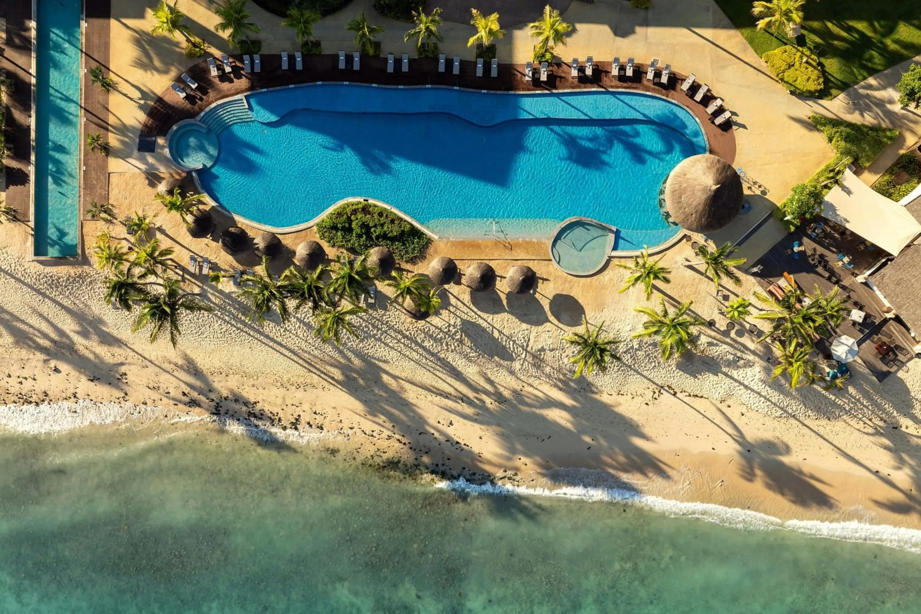 Swimming pool in Le Meridien Ile Maurice
