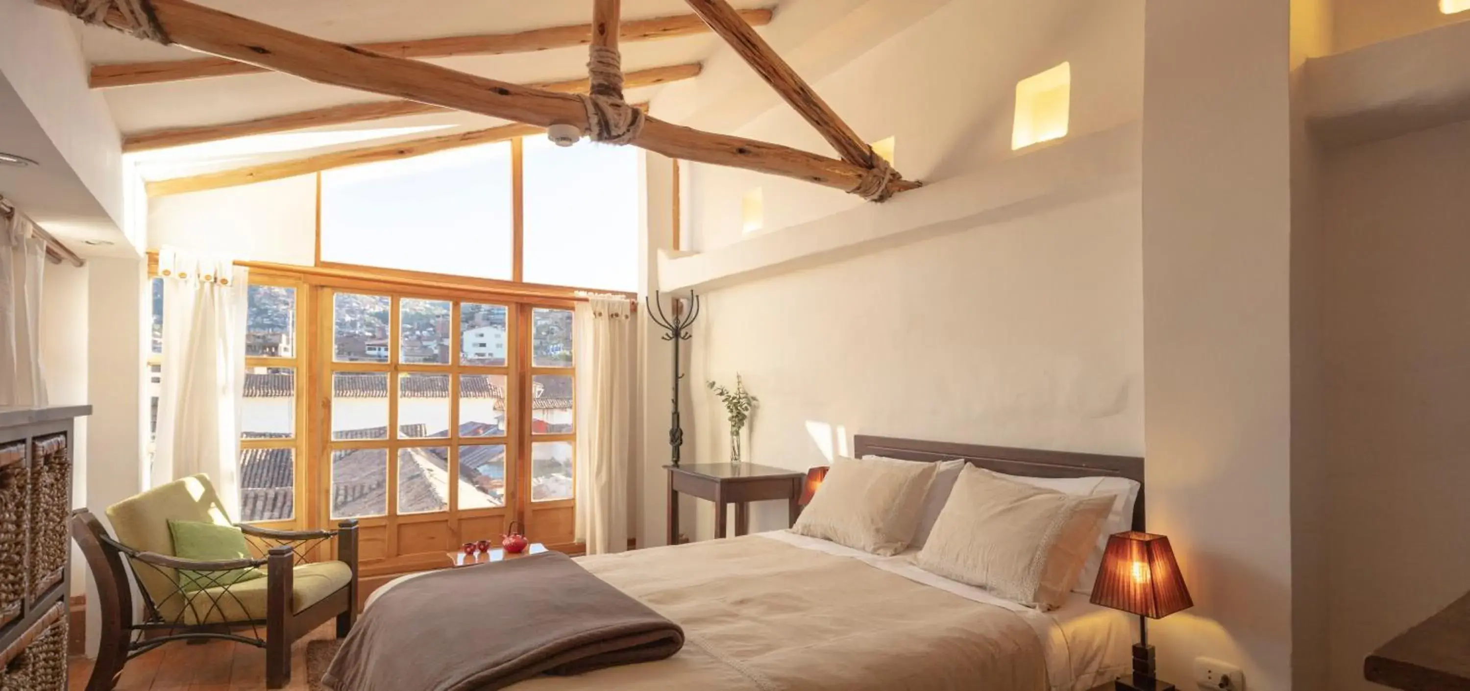 Classic Double Room with City View in SAMANA B&B Classic Double Room with City View in SAMANA B&B