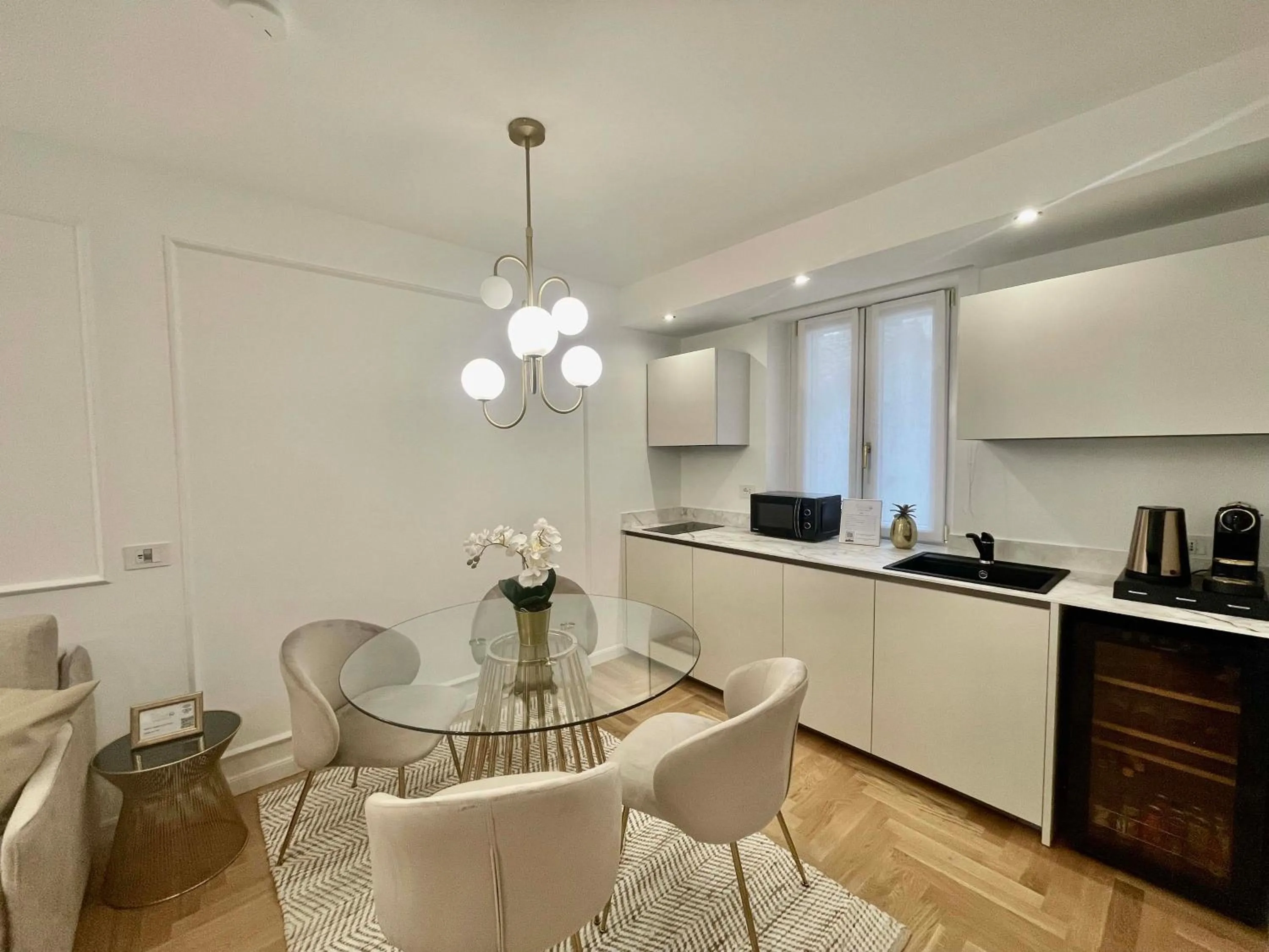 Coffee/tea facilities in Bellagio Luxury Suites Apartments