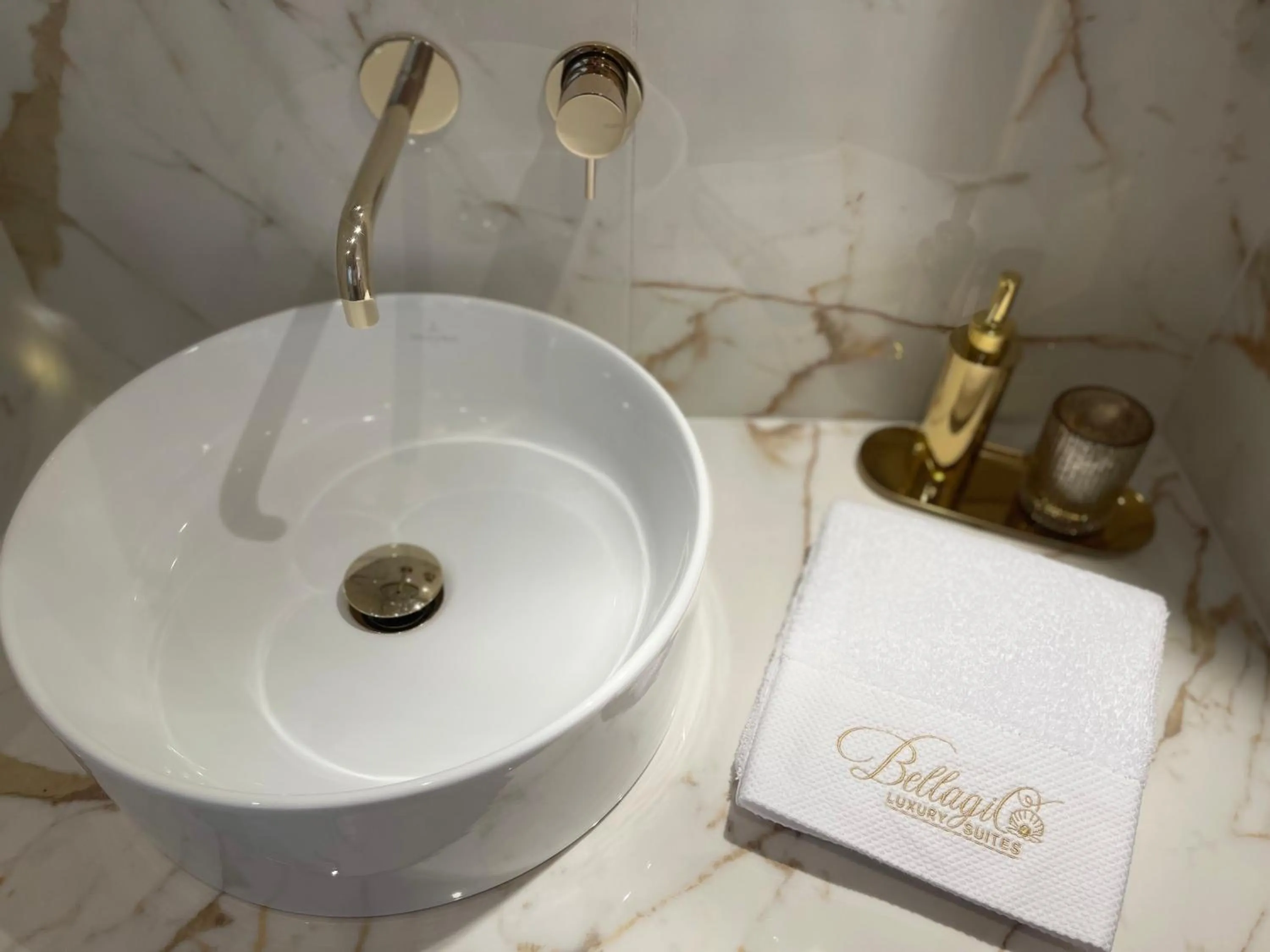Bathroom in Bellagio Luxury Suites Apartments