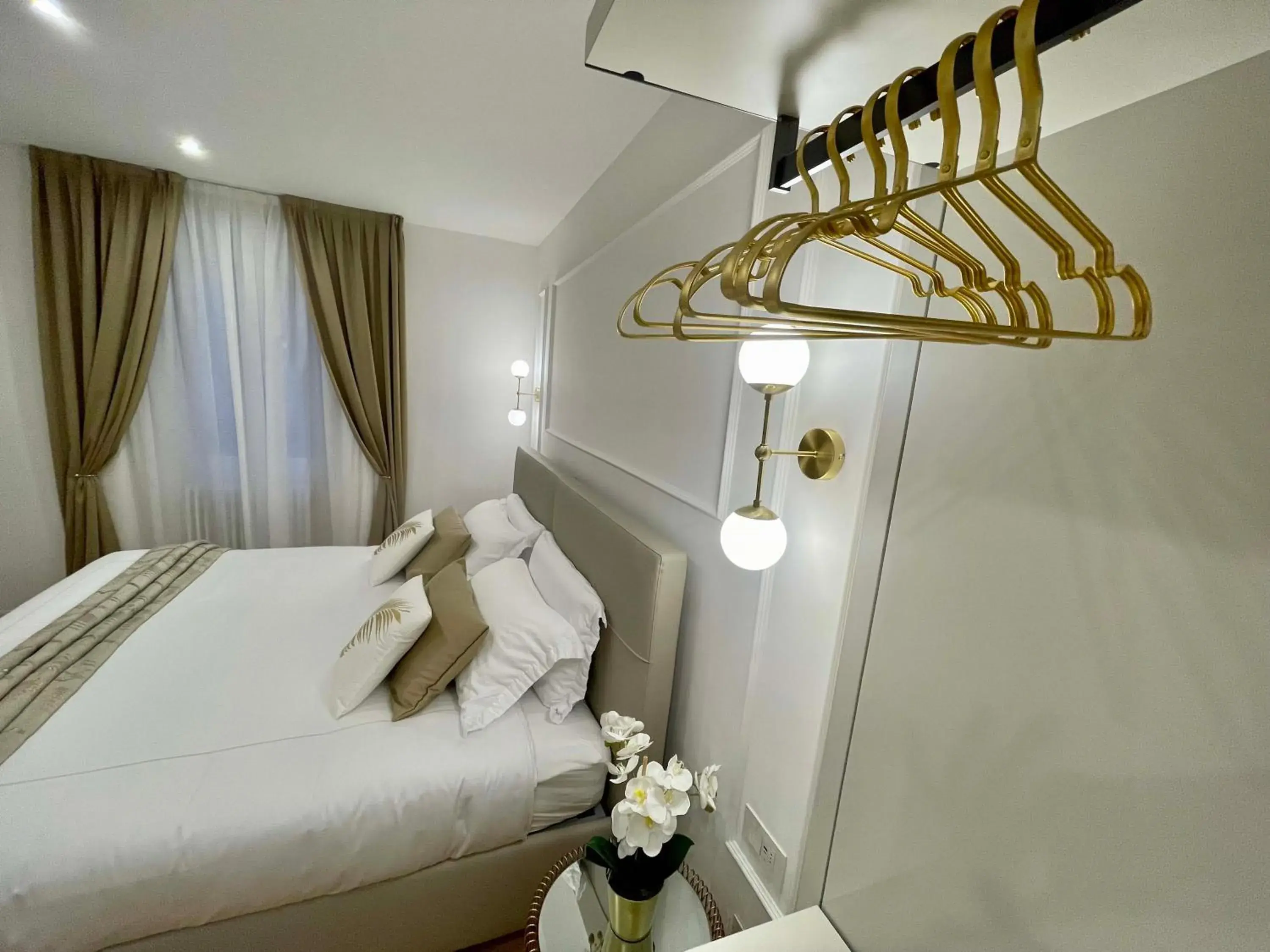 King Suite in Bellagio Luxury Suites Apartments King Suite in Bellagio Luxury Suites Apartments