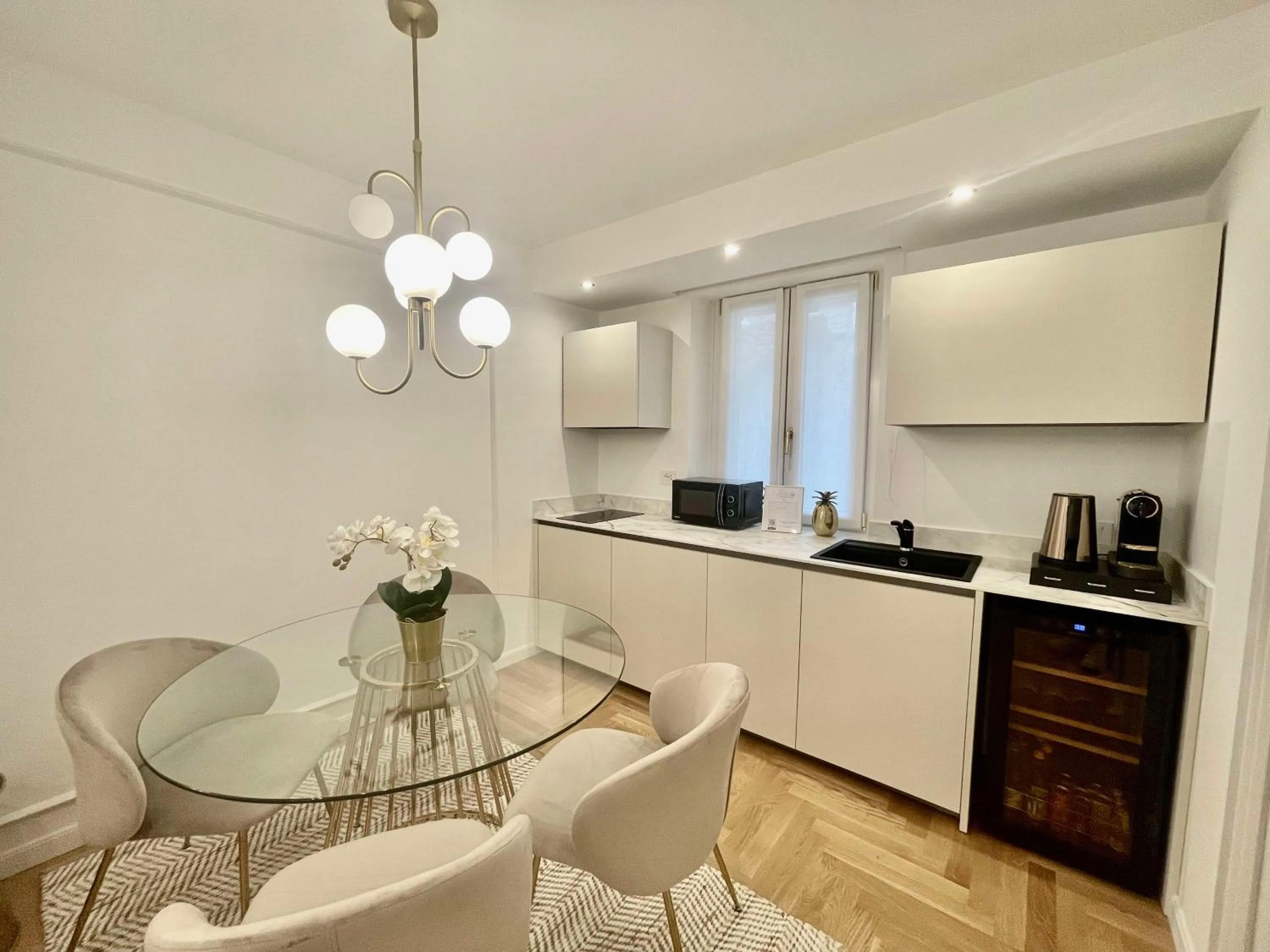 Coffee/tea facilities in Bellagio Luxury Suites Apartments