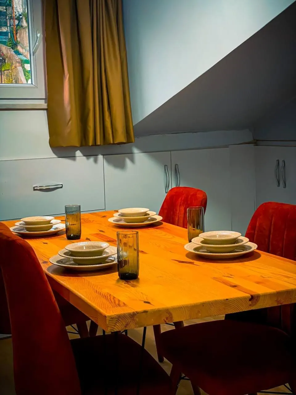 Dining area in Eyüpsultan ABS Suites