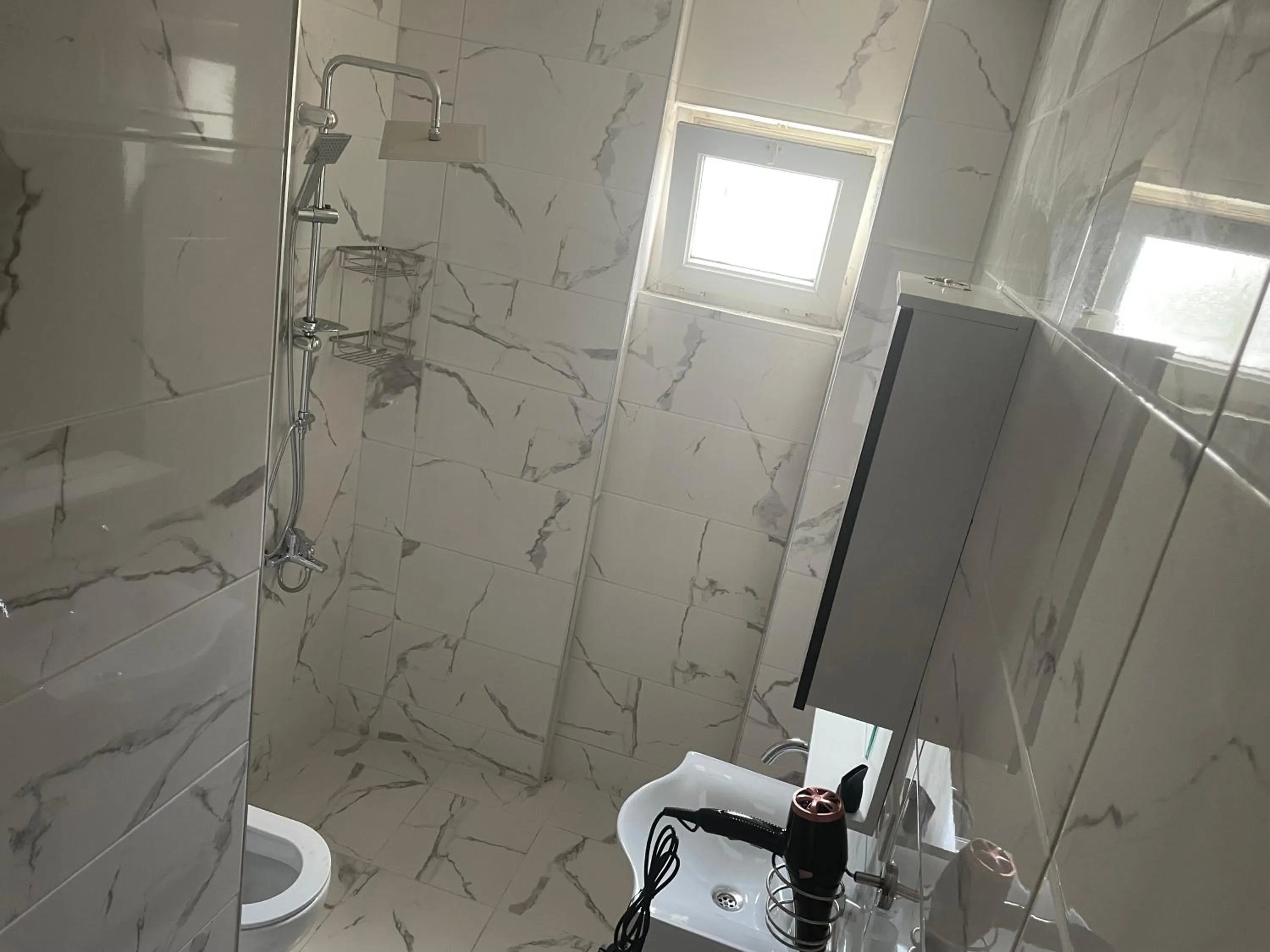 Shower in Eyüpsultan ABS Suites