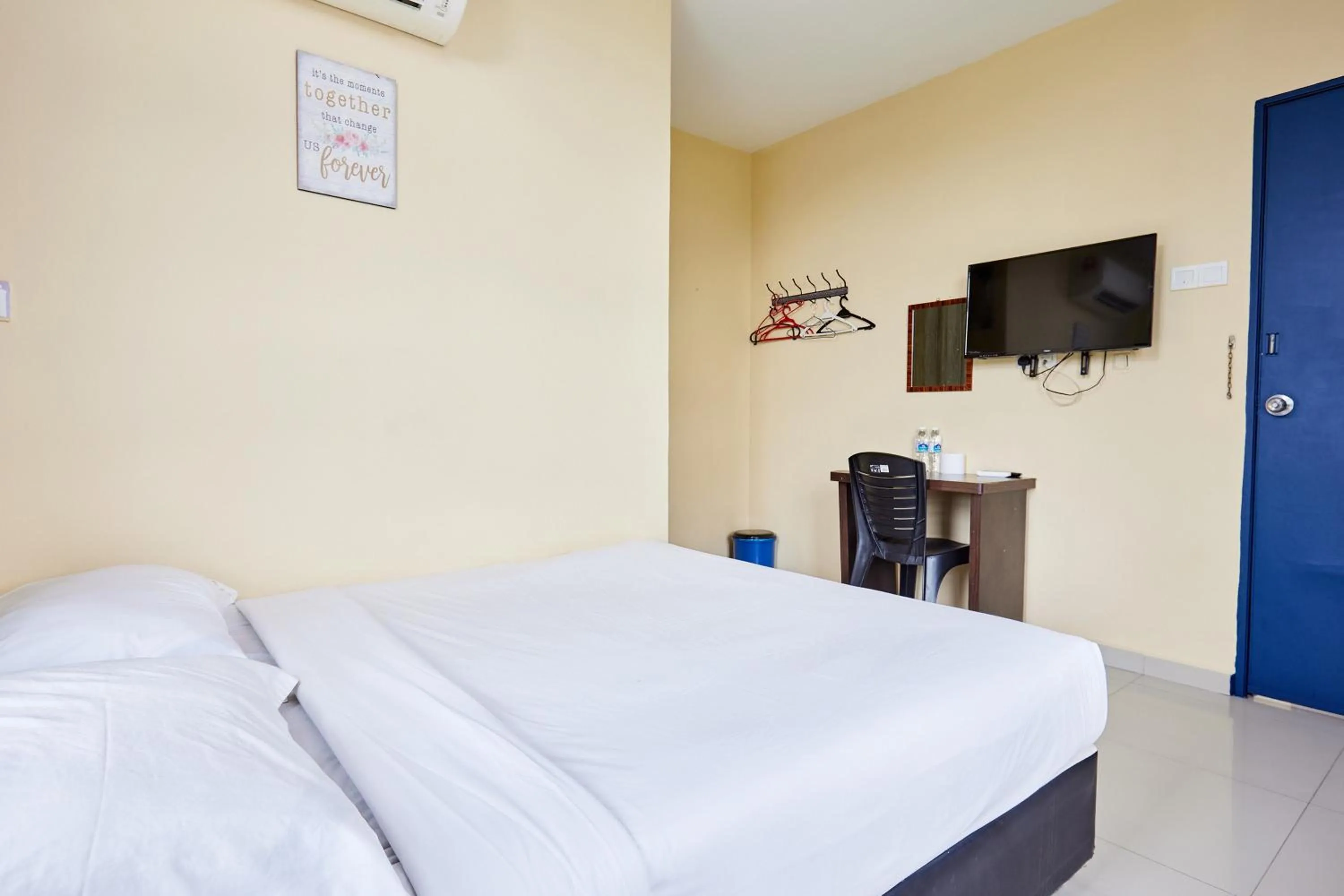 Bedroom, Bed in Hotel Inap Sri Gombak