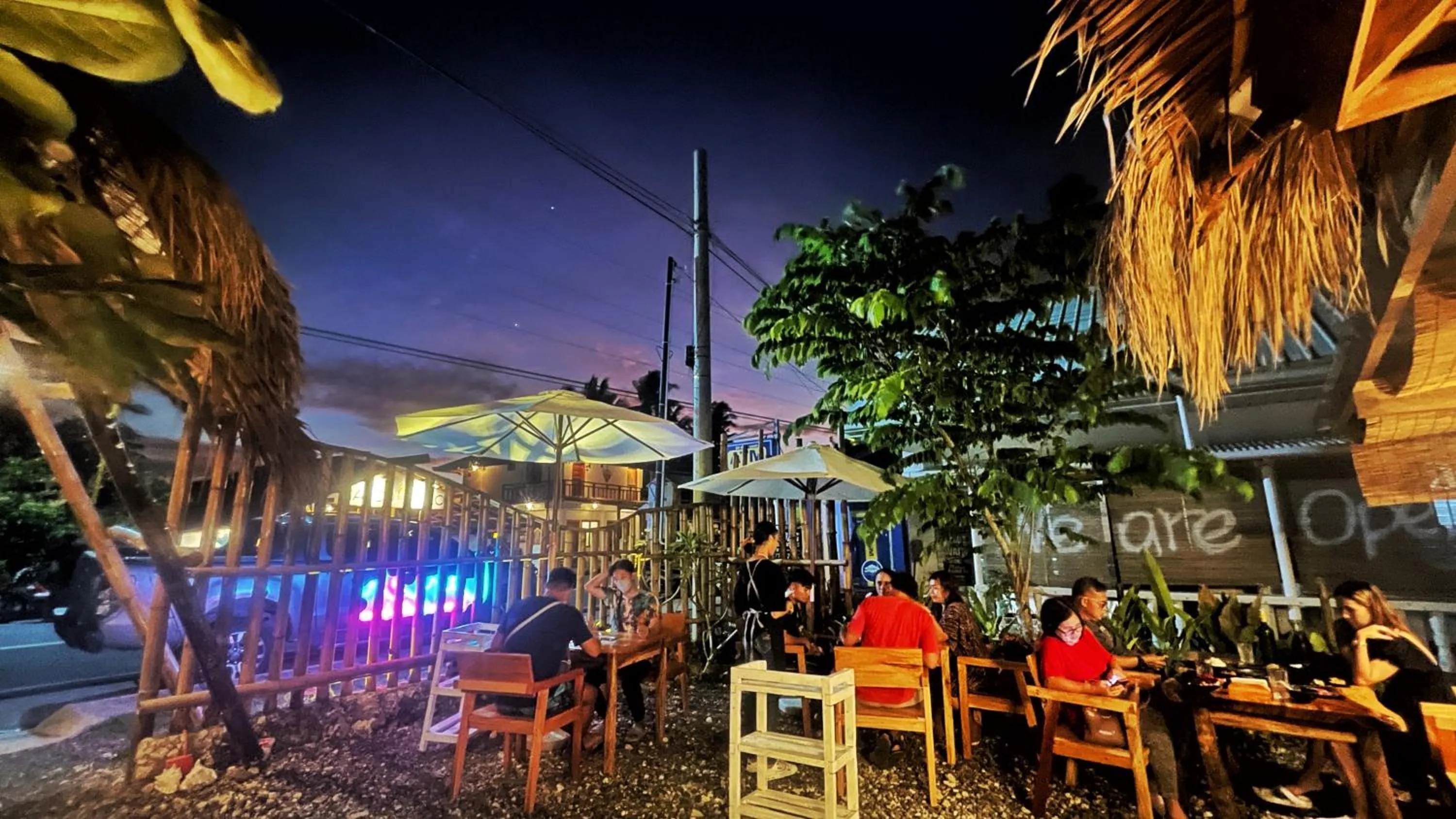 Restaurant/places to eat in AA Jungle Guesthouse