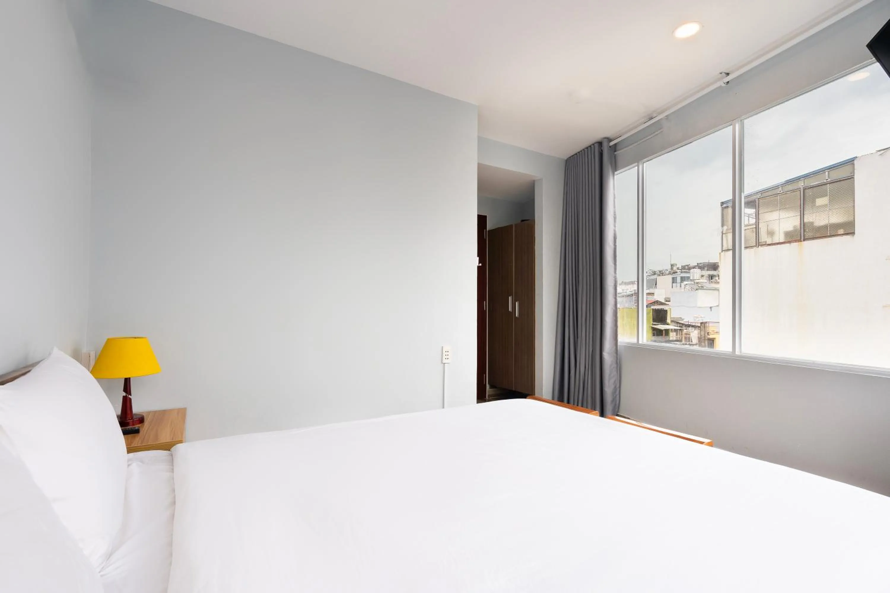 Bathroom, Bed in Ahu Hotel & Apartment