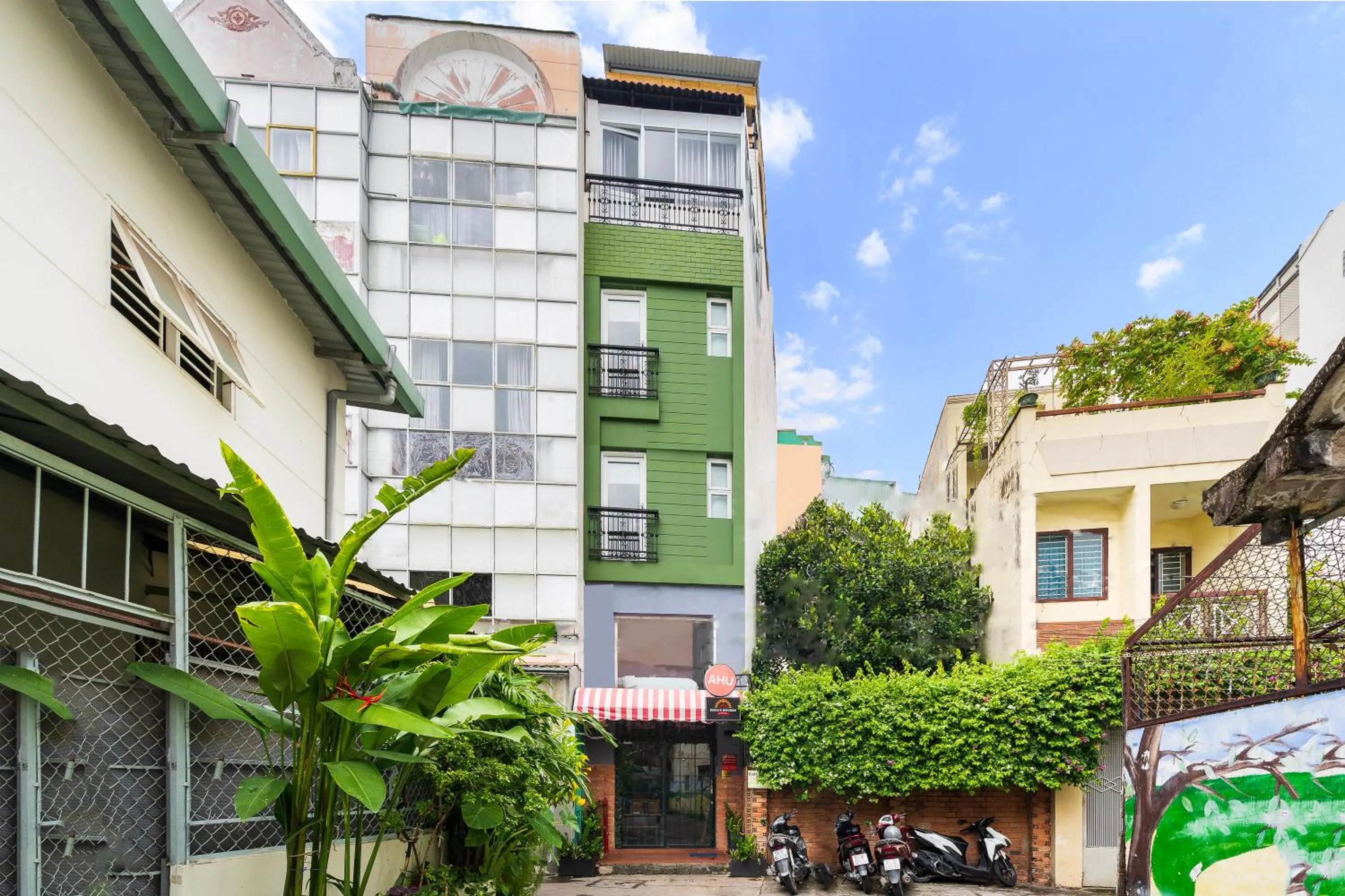 Ahu Hotel & Apartment