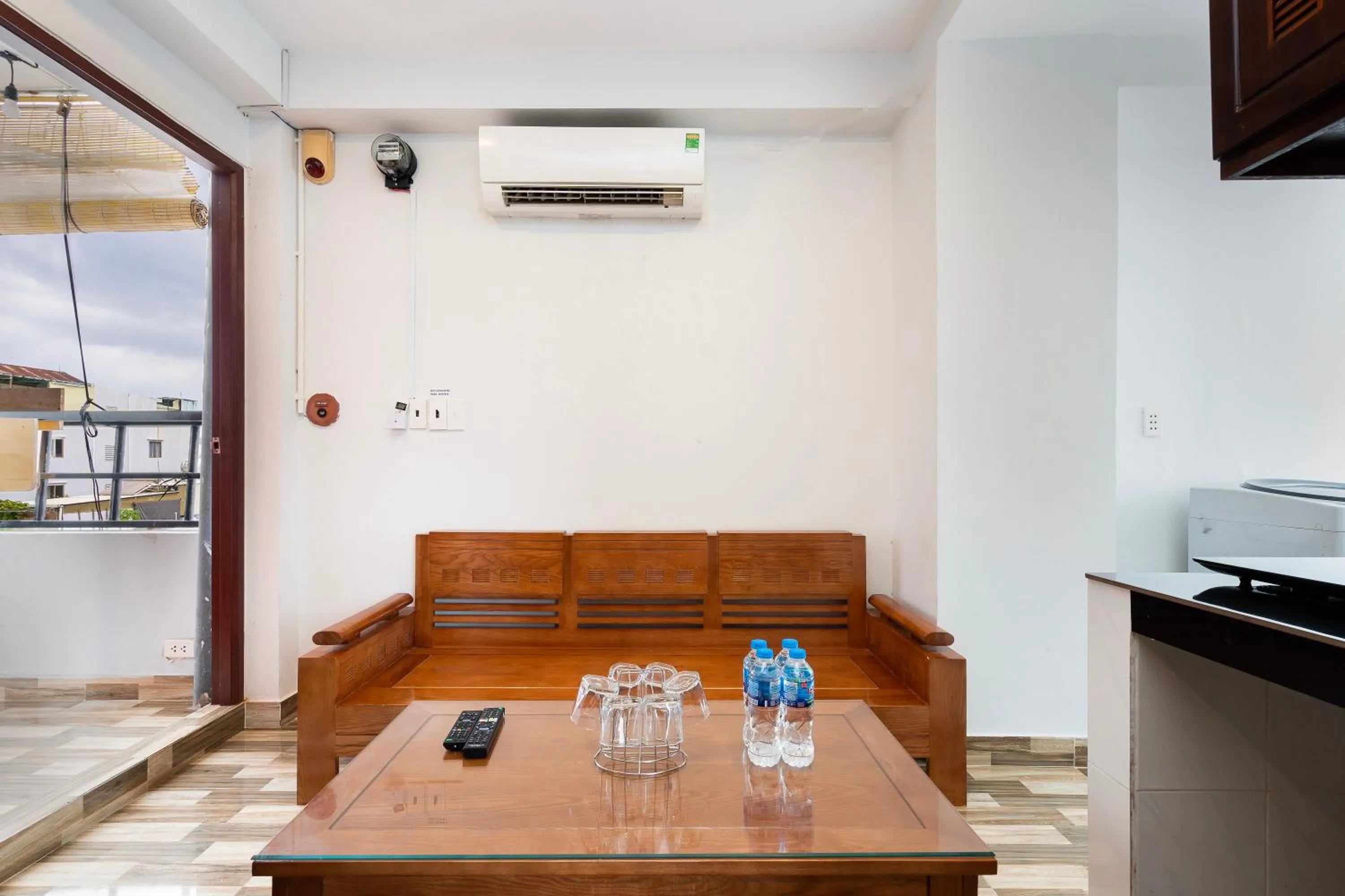 Ahu Hotel & Apartment