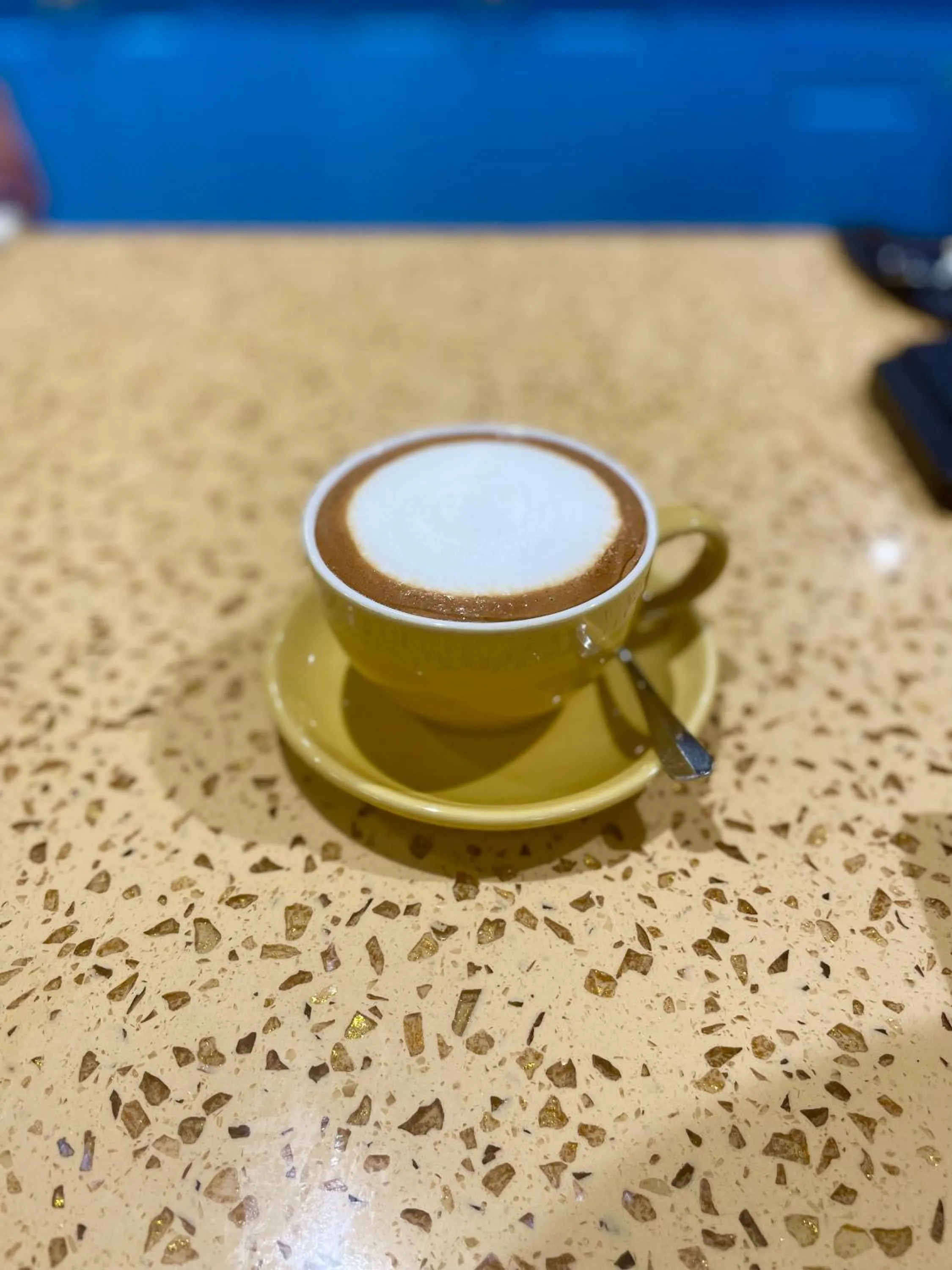 Restaurant/places to eat in Ahu Hotel & Apartment