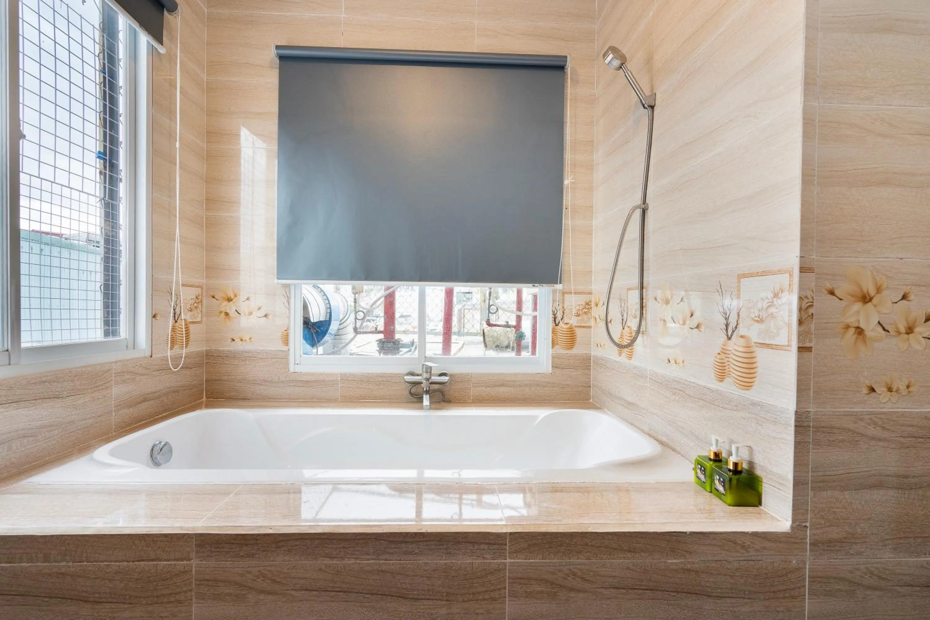 Ahu Hotel & Apartment