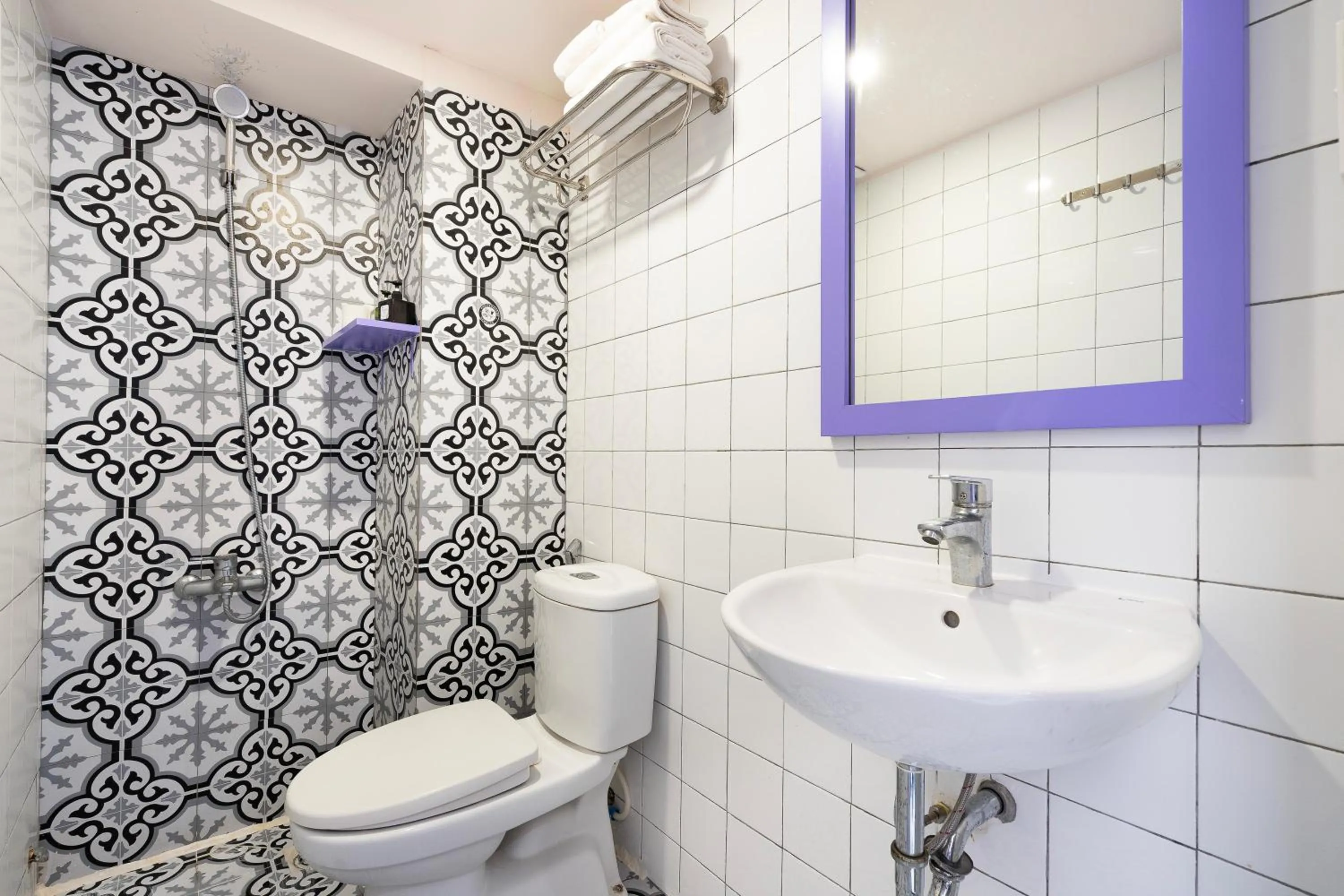 Ahu Hotel & Apartment