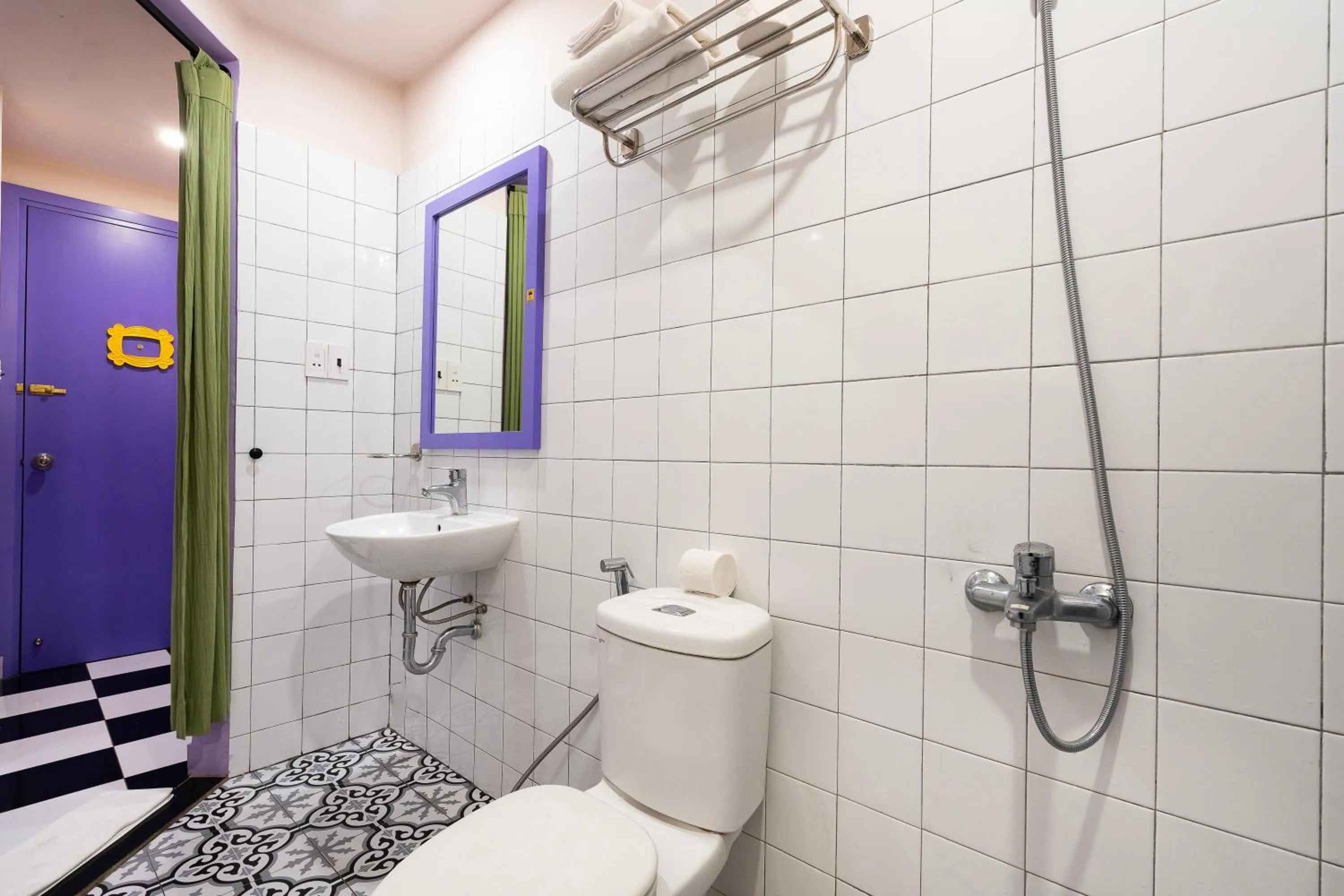 Bathroom in Ahu Hotel & Apartment