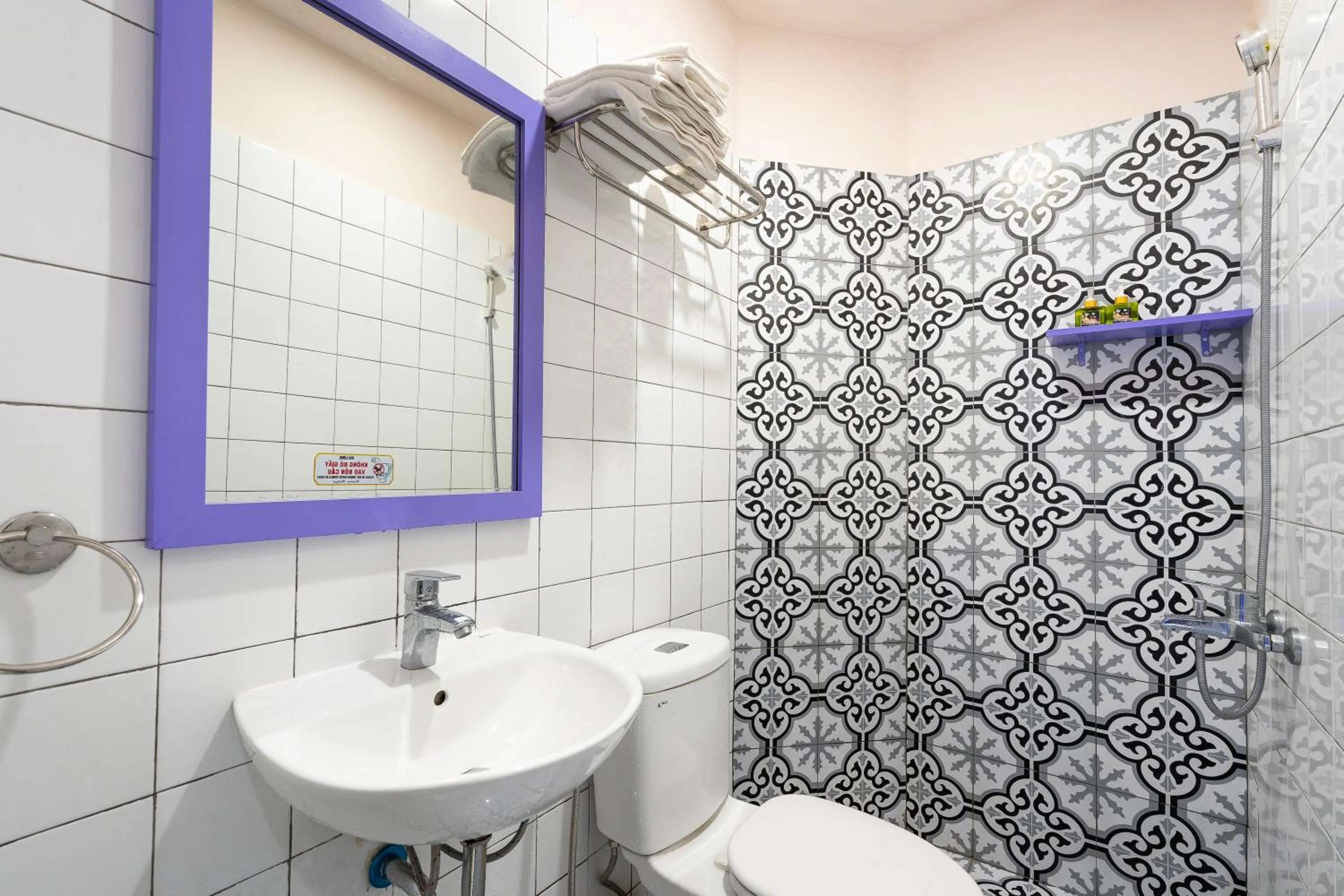 Ahu Hotel & Apartment