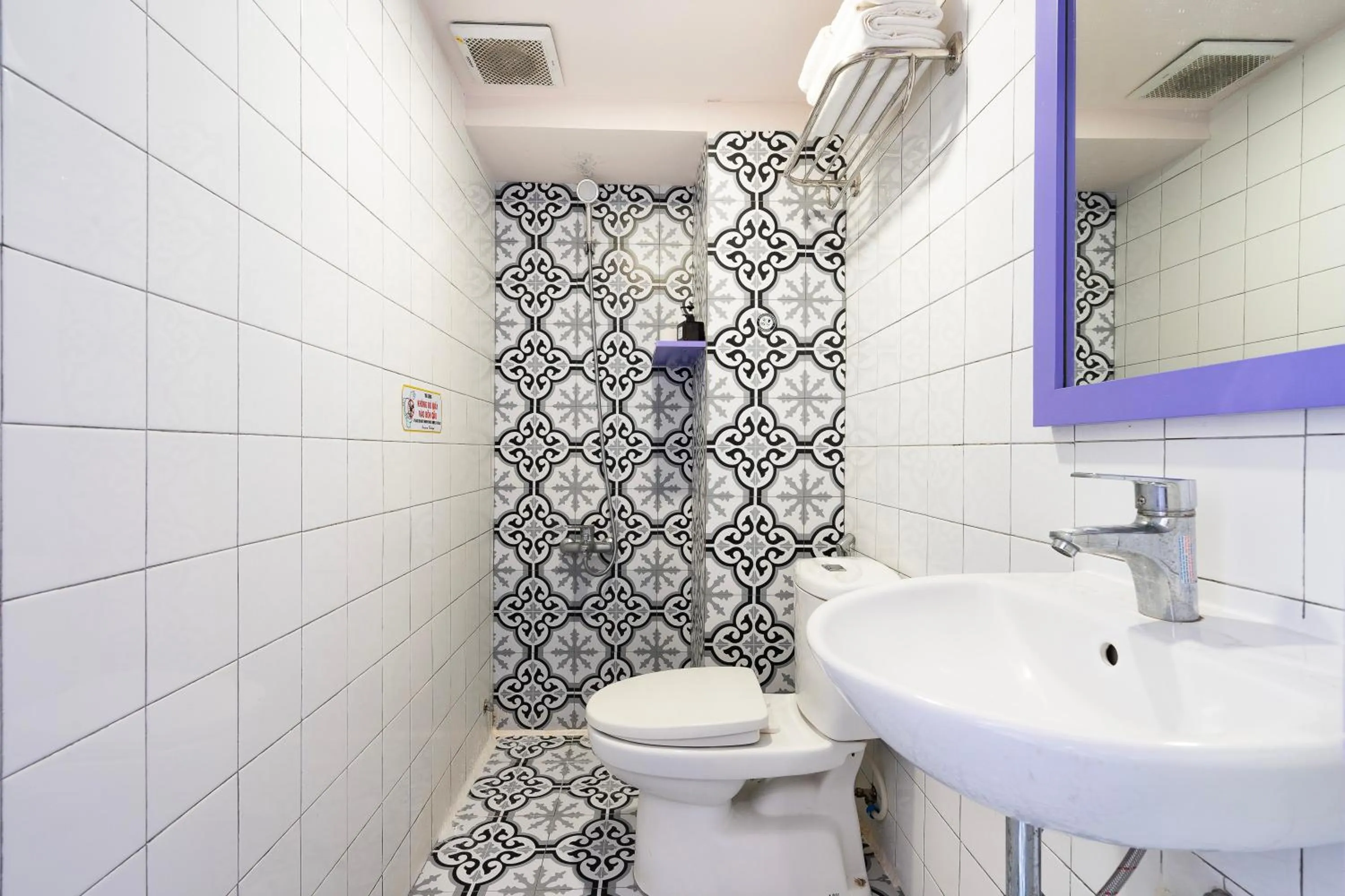 Ahu Hotel & Apartment