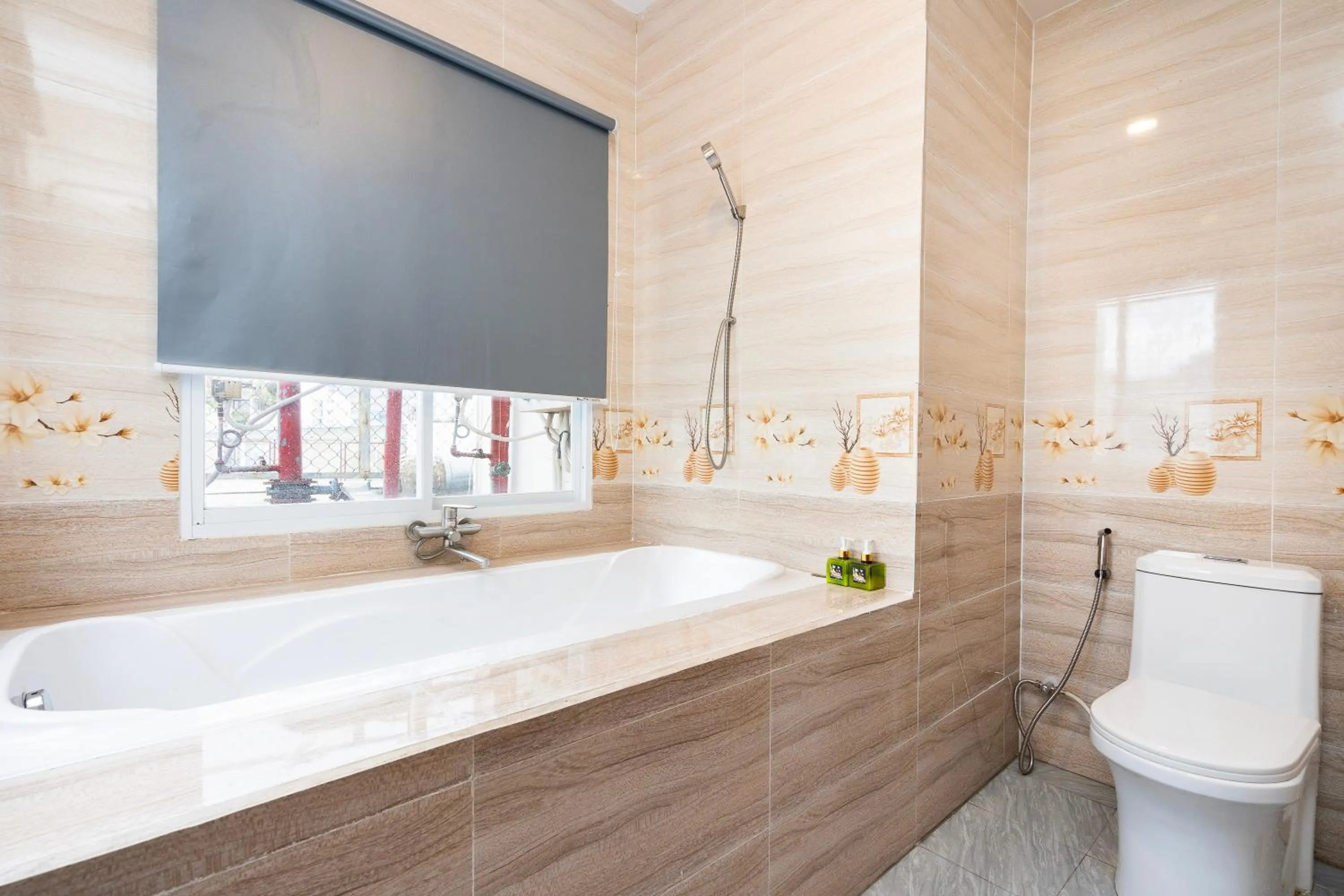 Ahu Hotel & Apartment