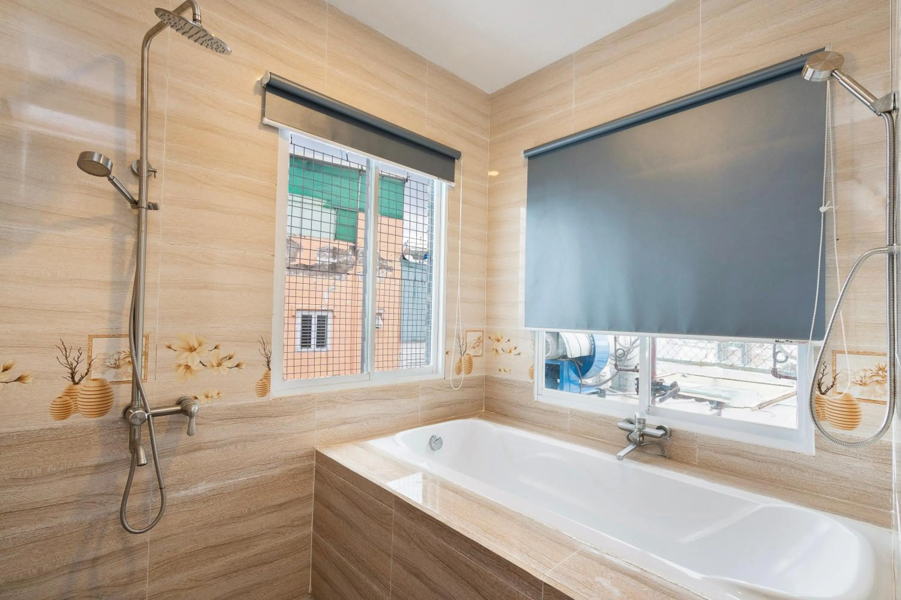 Bathroom in Ahu Hotel & Apartment