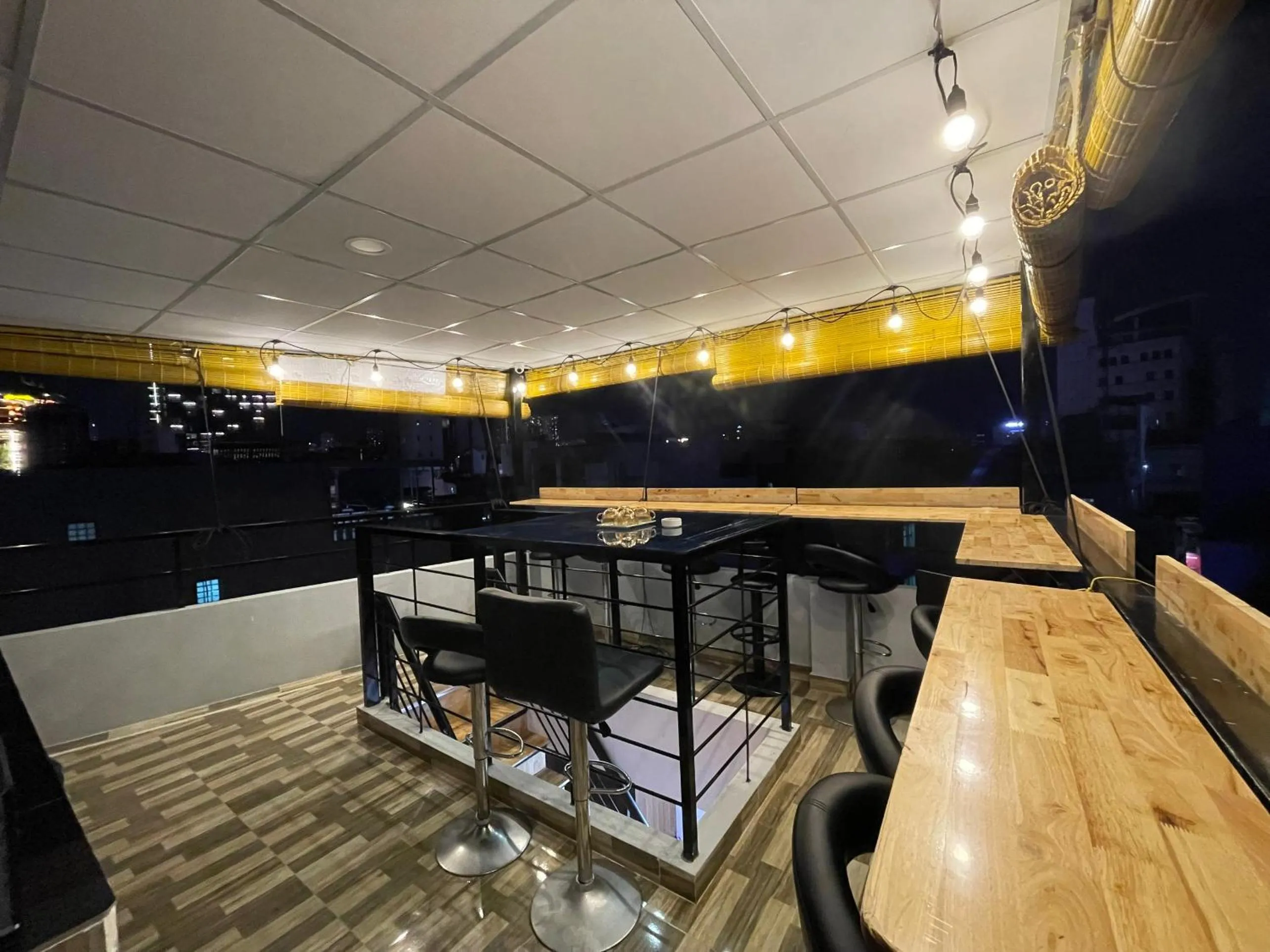 Ahu Hotel & Apartment