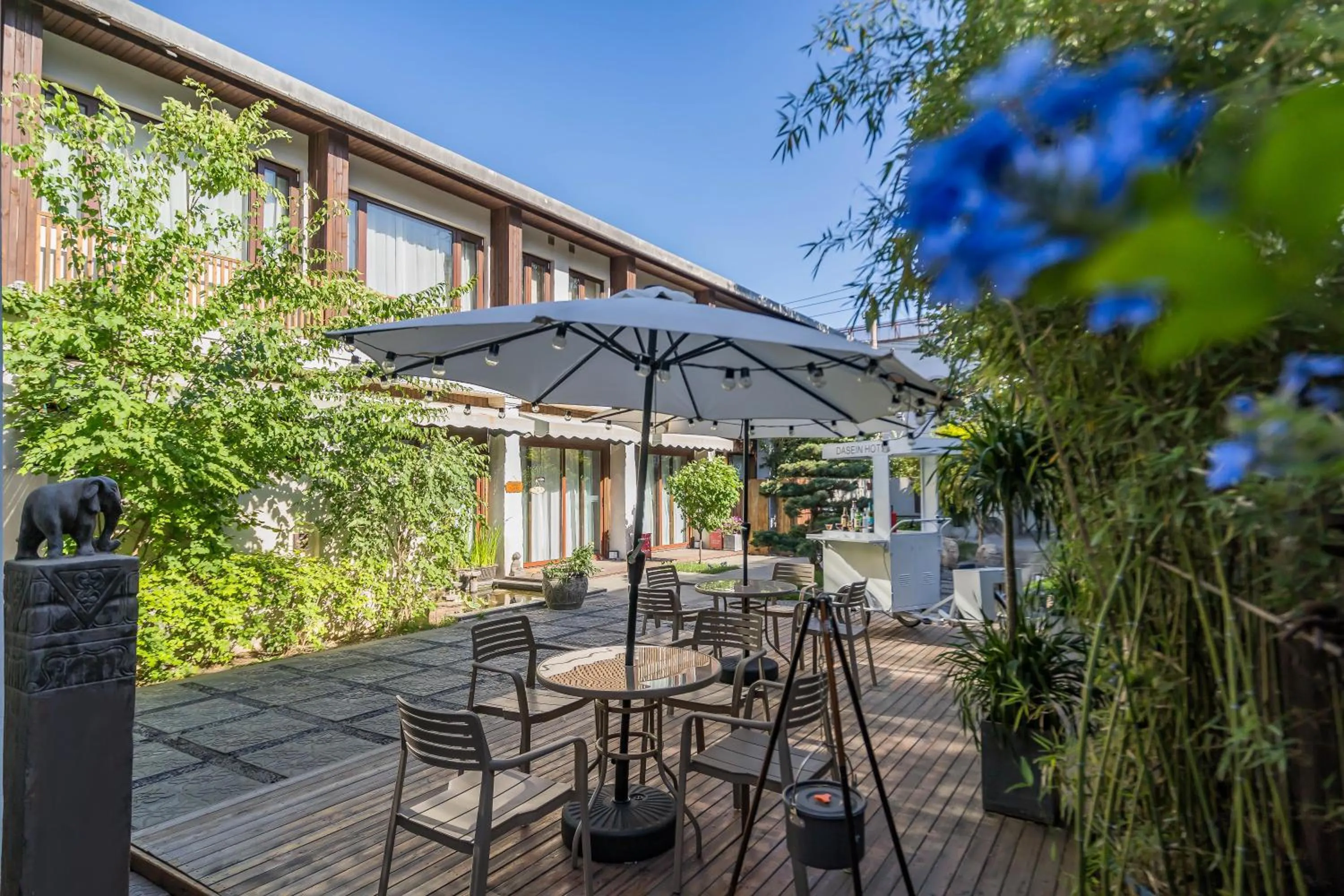 Garden in Dasein Youlan Hotel-Near the Forbidden City, Tiananmen Square, Guijie Street, Beihai Park, Jingshan Park, and Yonghe Temple