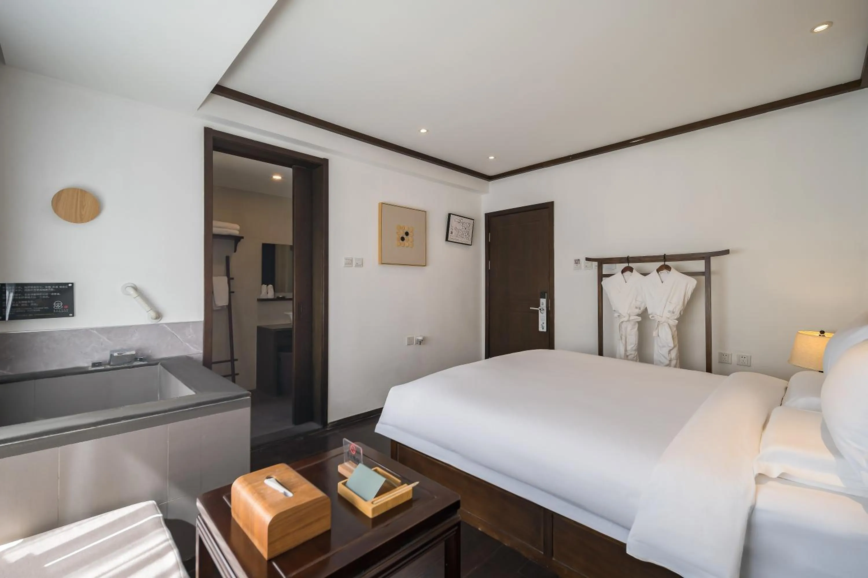 Photo of the whole room, Bed in Dasein Youlan Hotel-Near the Forbidden City, Tiananmen Square, Guijie Street, Beihai Park, Jingshan Park, and Yonghe Temple