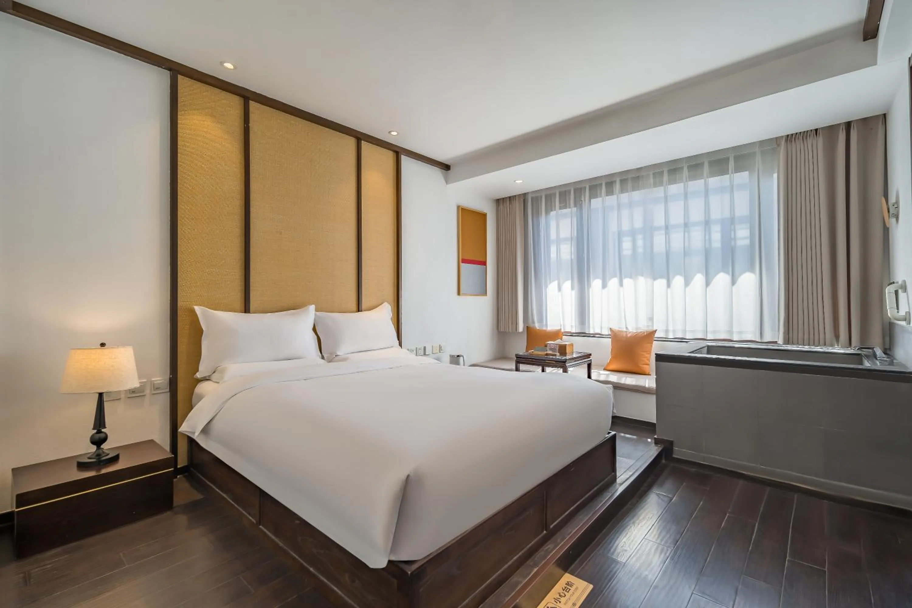 Photo of the whole room, Bed in Dasein Youlan Hotel-Near the Forbidden City, Tiananmen Square, Guijie Street, Beihai Park, Jingshan Park, and Yonghe Temple