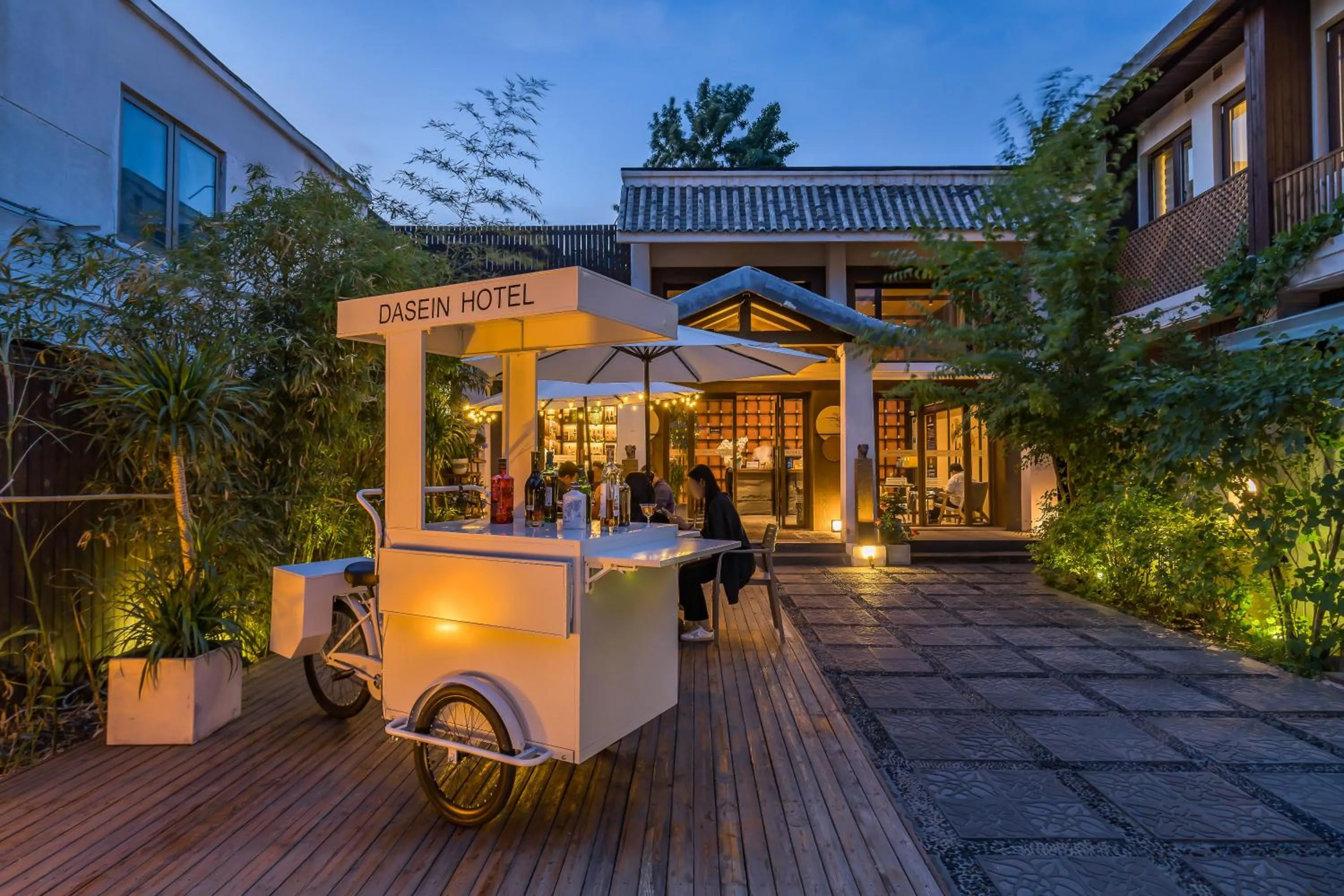 Property building in Dasein Youlan Hotel-Near the Forbidden City, Tiananmen Square, Guijie Street, Beihai Park, Jingshan Park, and Yonghe Temple