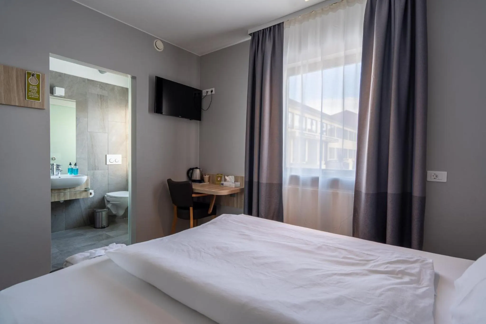 Property building, Bed in Hótel Laugarbakki