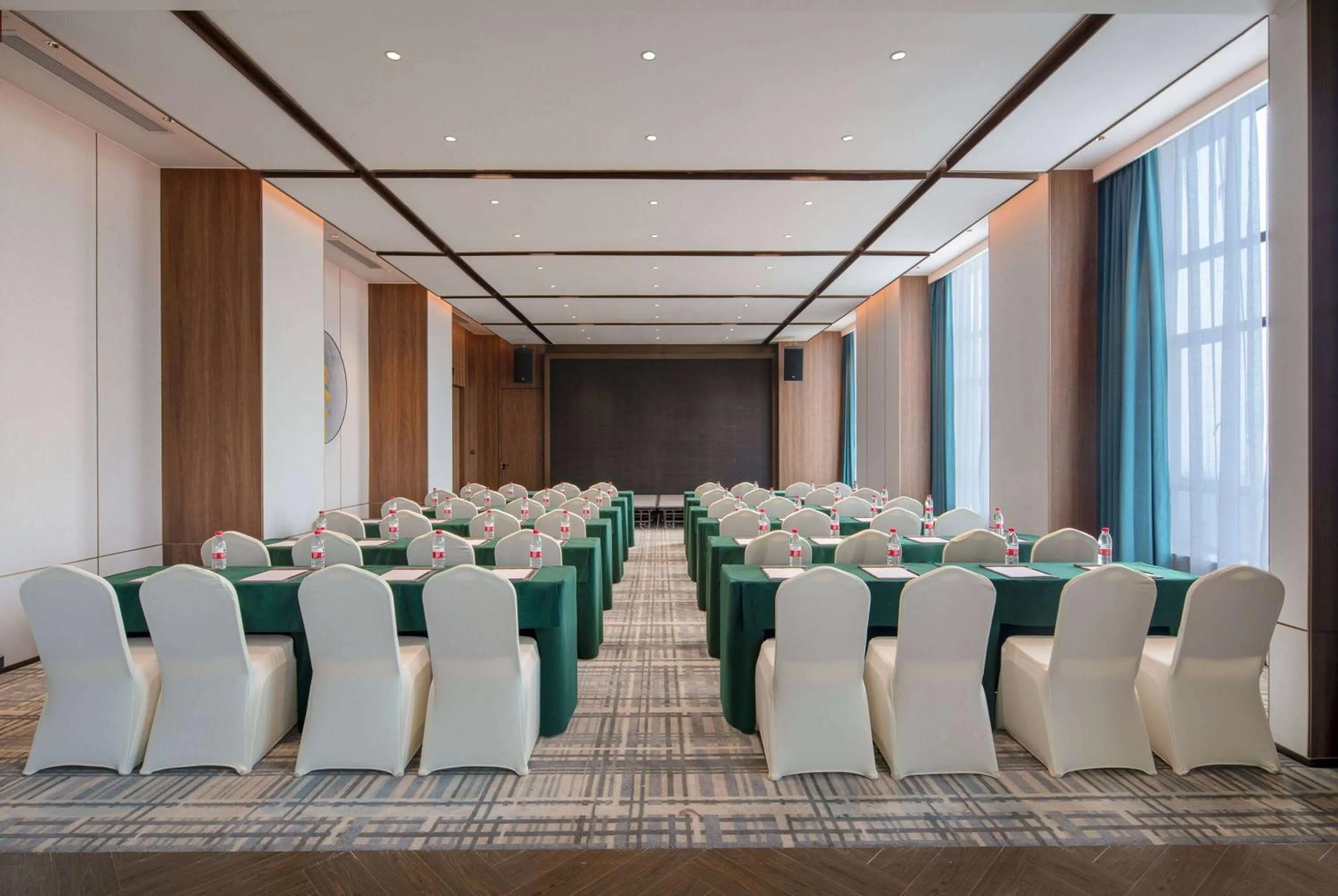 Meeting/conference room in Days Hotel by Wyndham Changsha Yuhua West