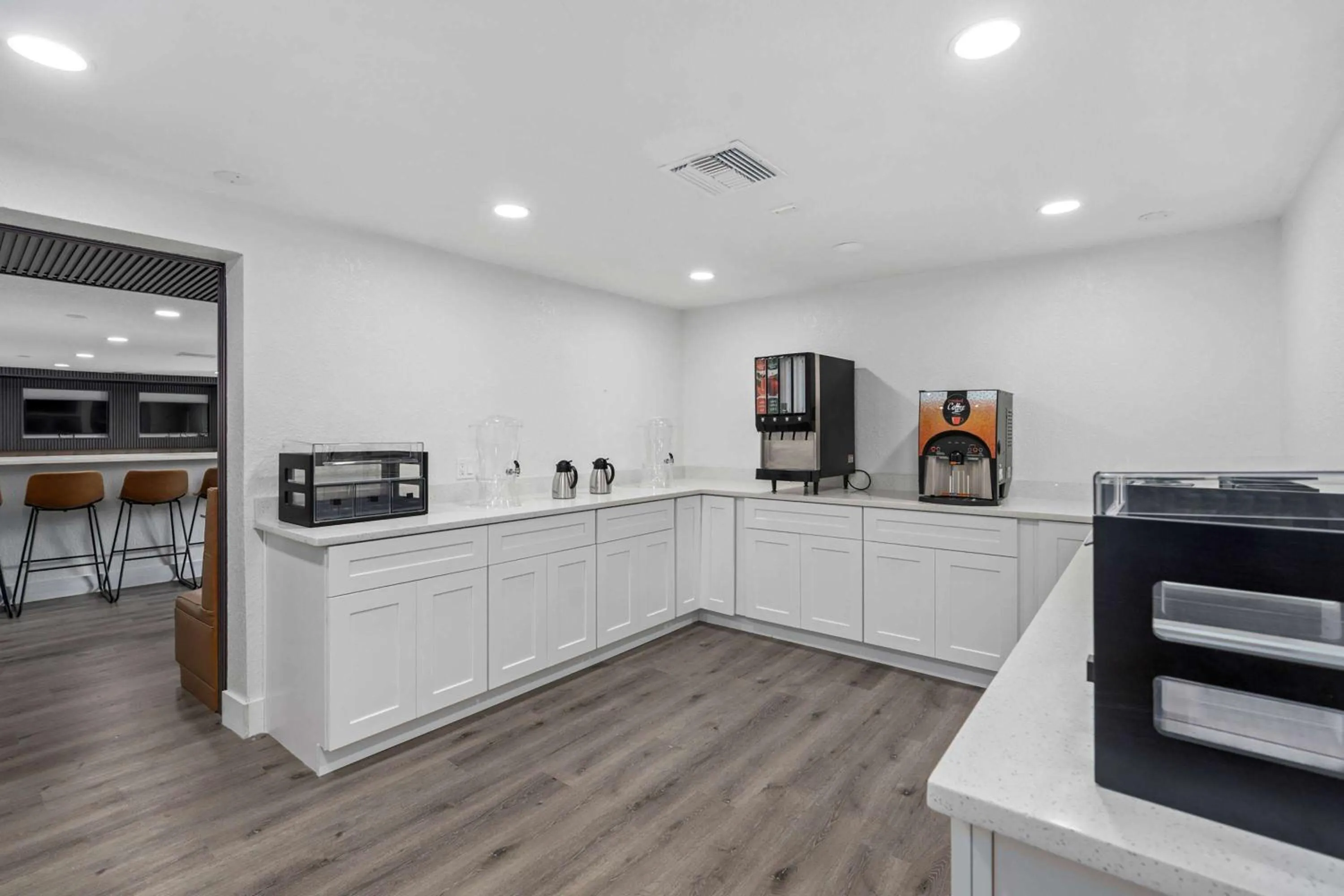 Restaurant/places to eat in Travelodge by Wyndham Kissimmee Orlando