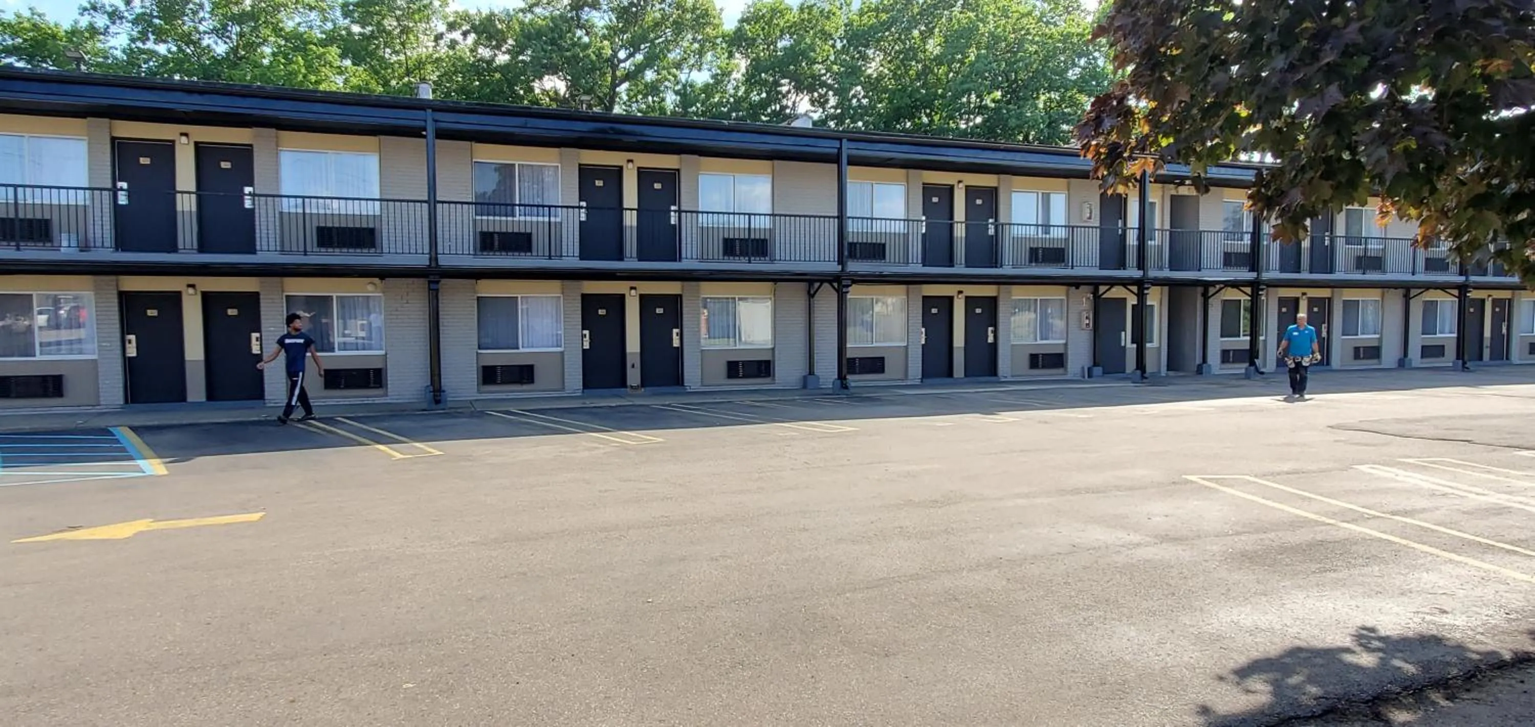 Property building in Travelodge by Wyndham Livonia Canton Novi Detroit Area