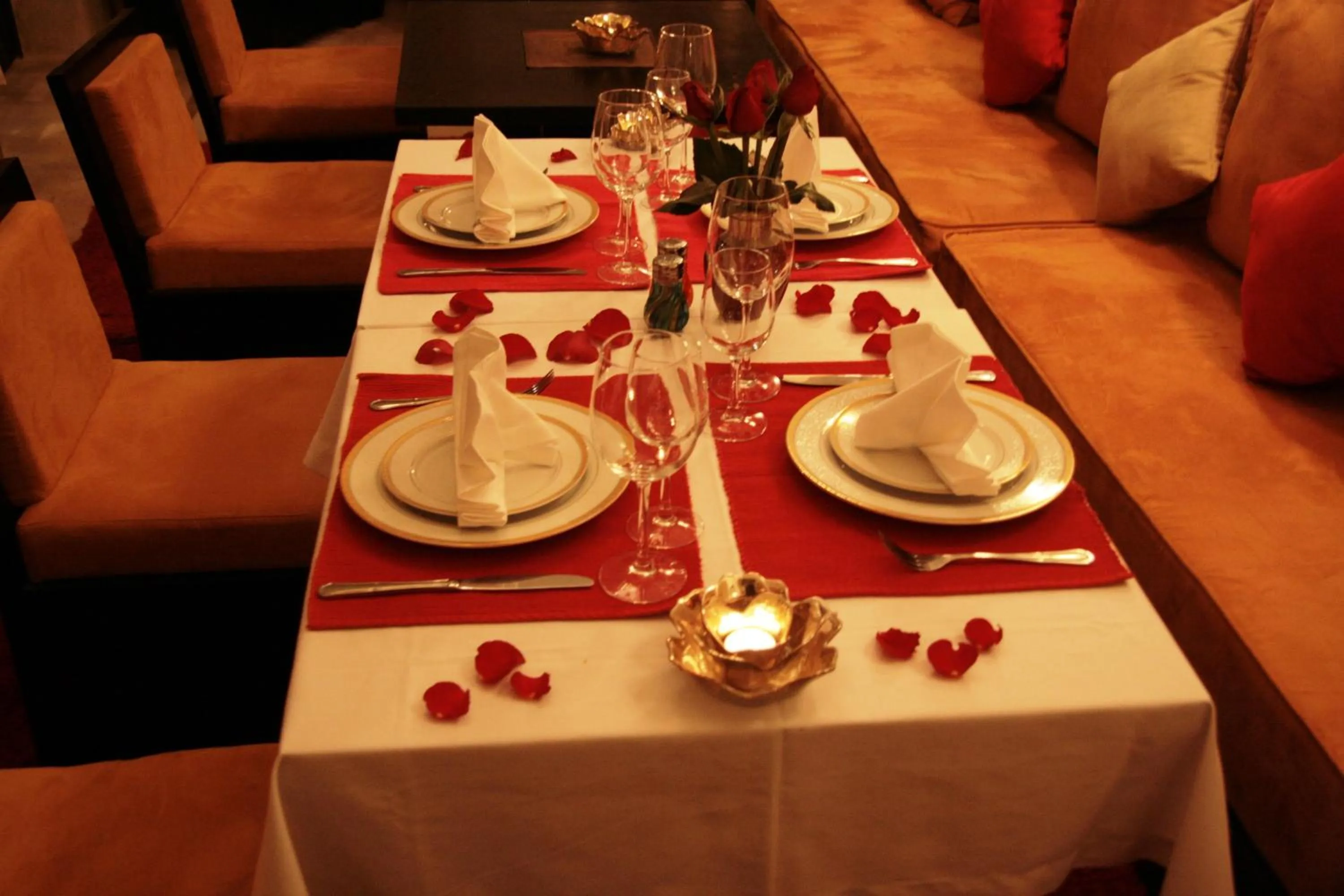 Restaurant/places to eat in Riad Diana