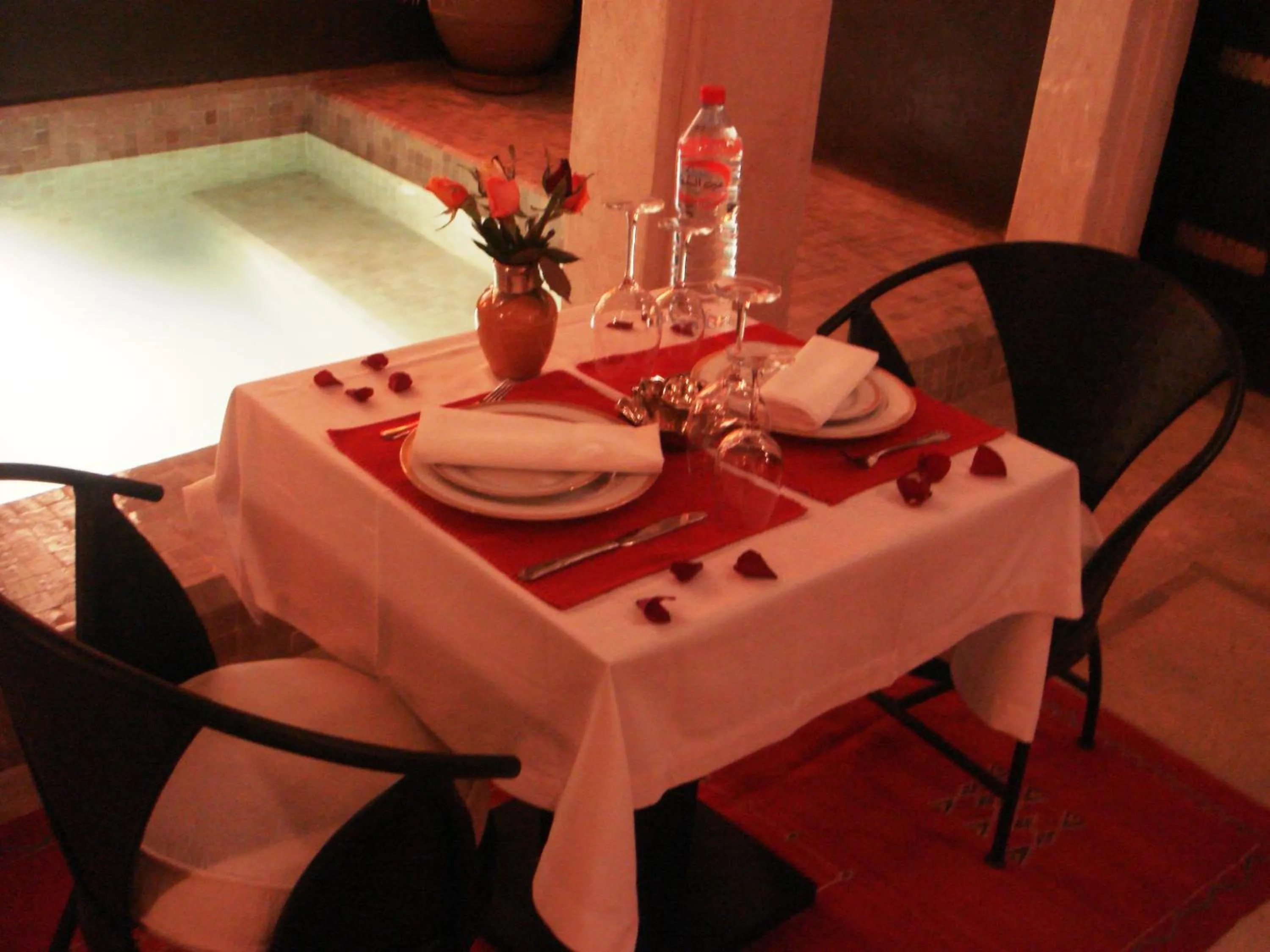 Restaurant/places to eat in Riad Diana