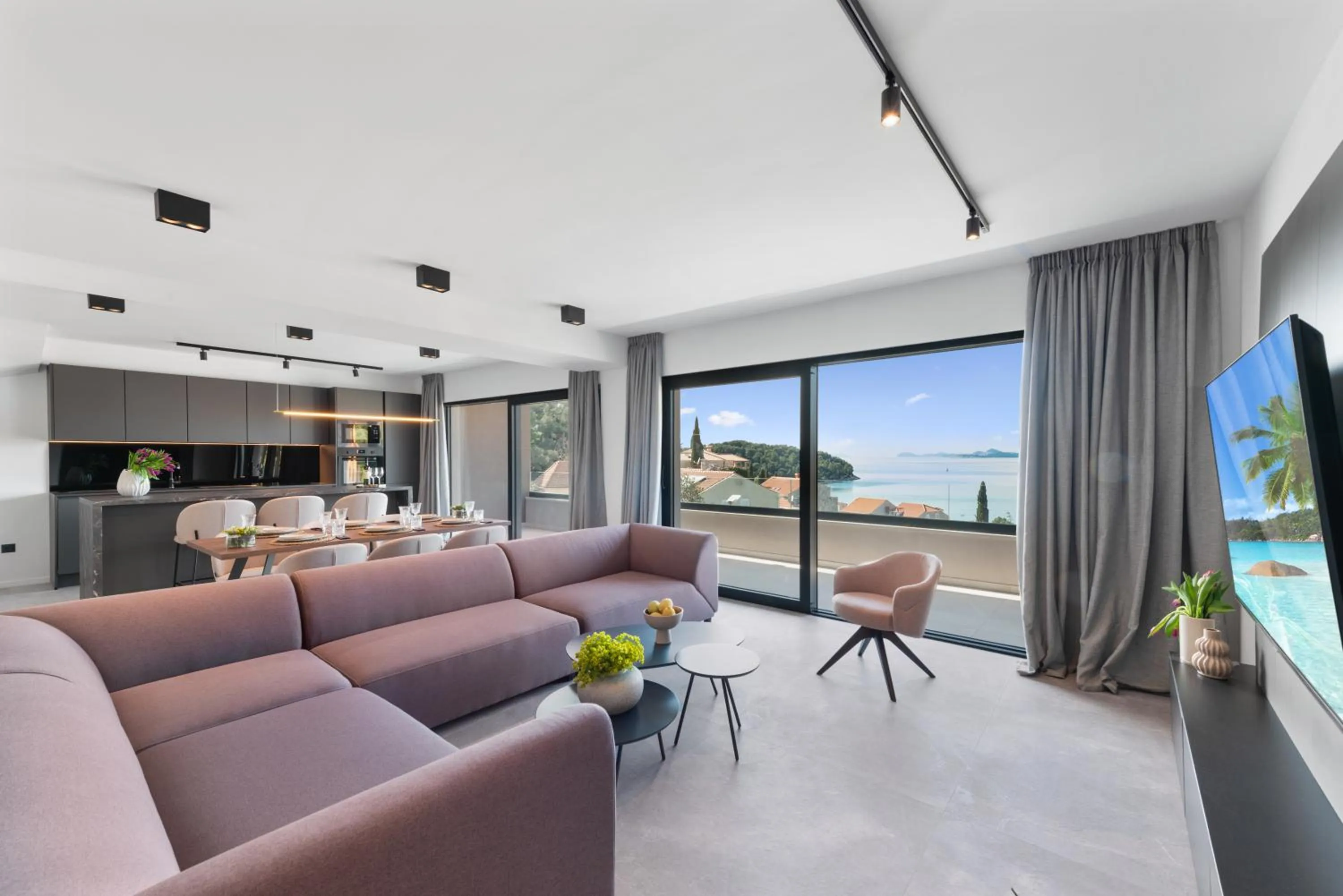 Communal lounge/ TV room in "Villa AnMari" The Cavtat View Residence