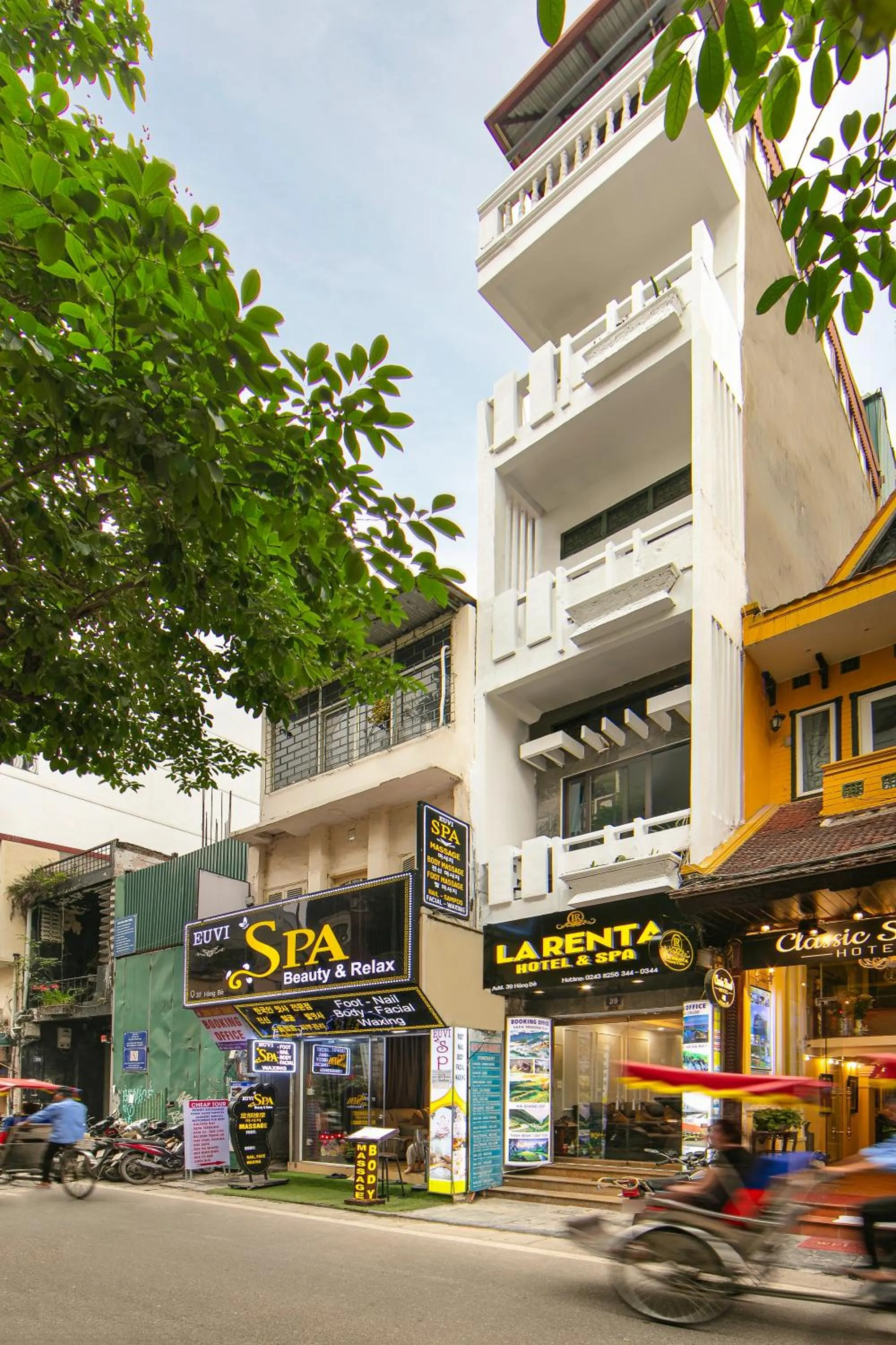 Property building in La Renta Hotel & Spa