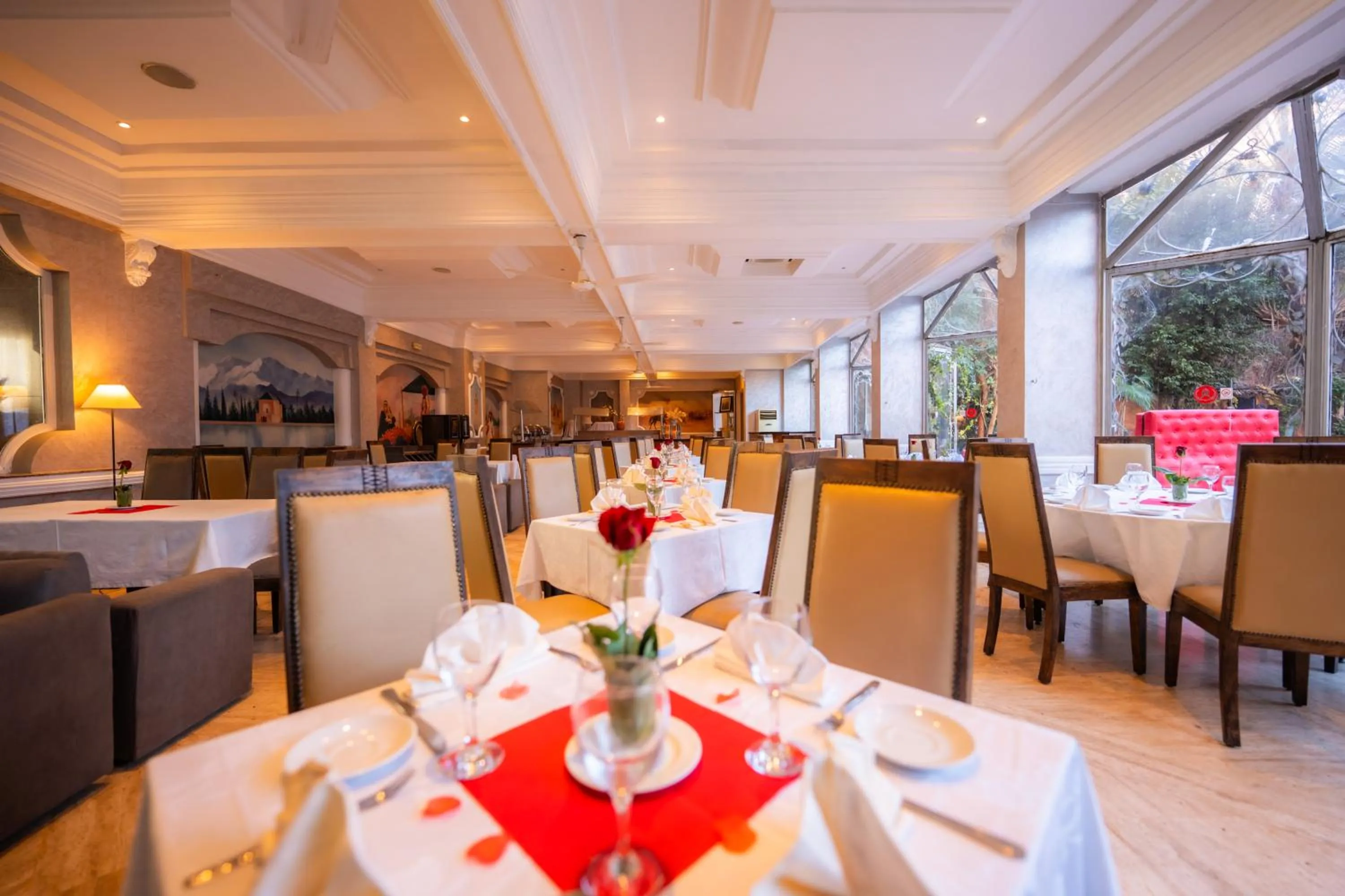 Restaurant/places to eat in Imperial Holiday Hôtel & spa