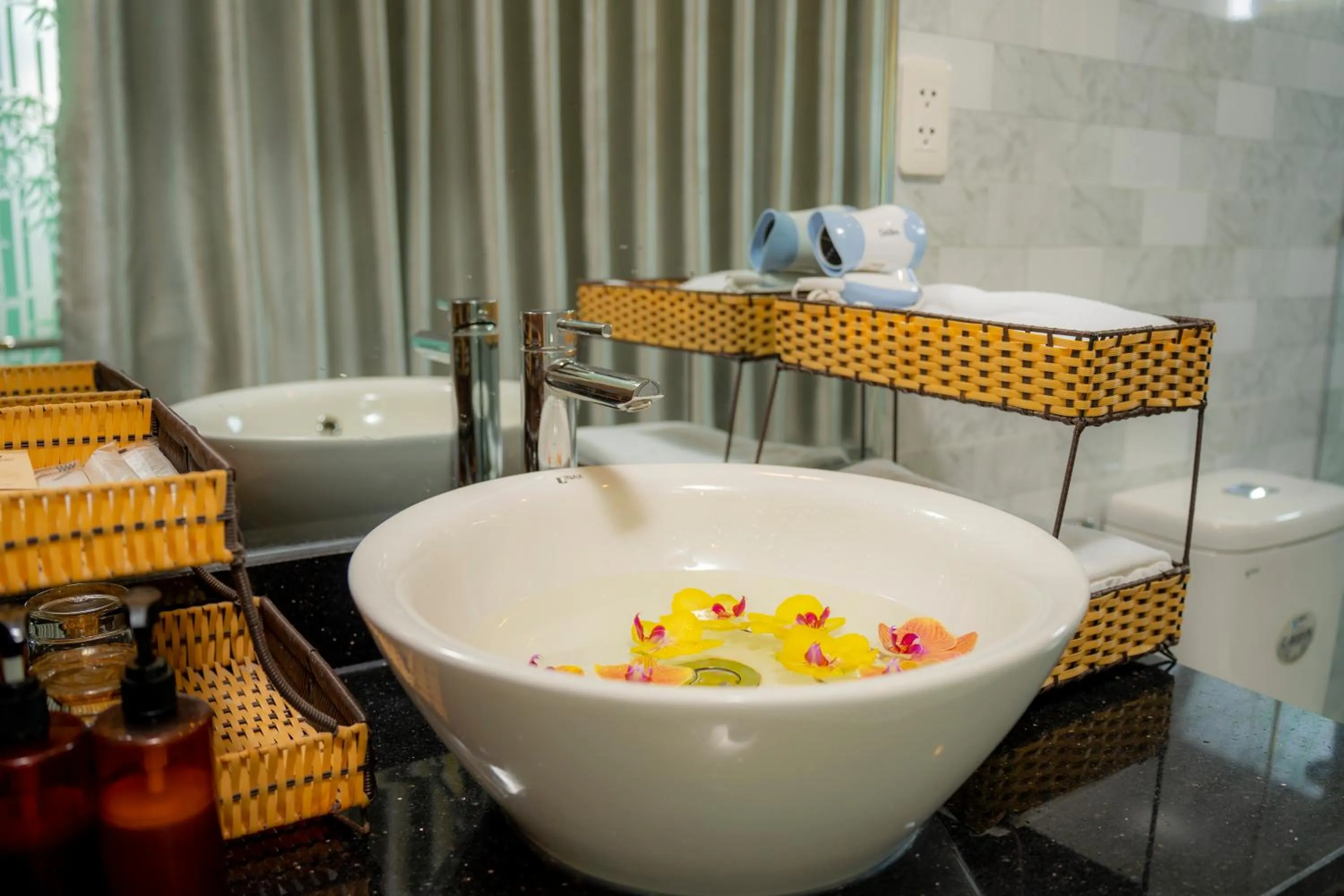 Bathroom in Hoi An Heart hostel Villa - Bespoke